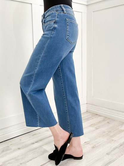 Vervet CATCH FIRE Hi-Rise Super Soft Cropped Slim Wide Jeans