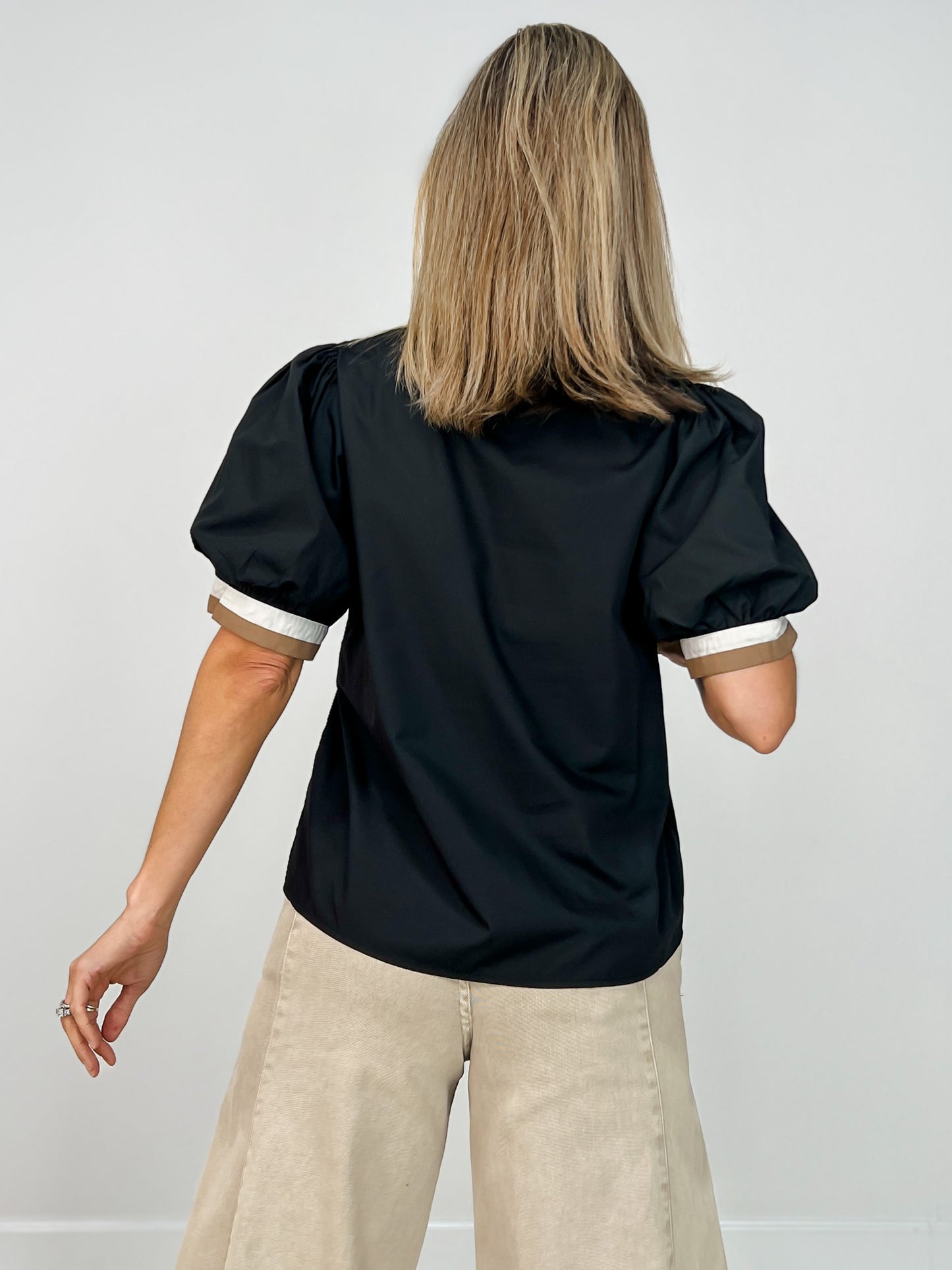 Short Bubble Sleeve Top with Multicolor Band