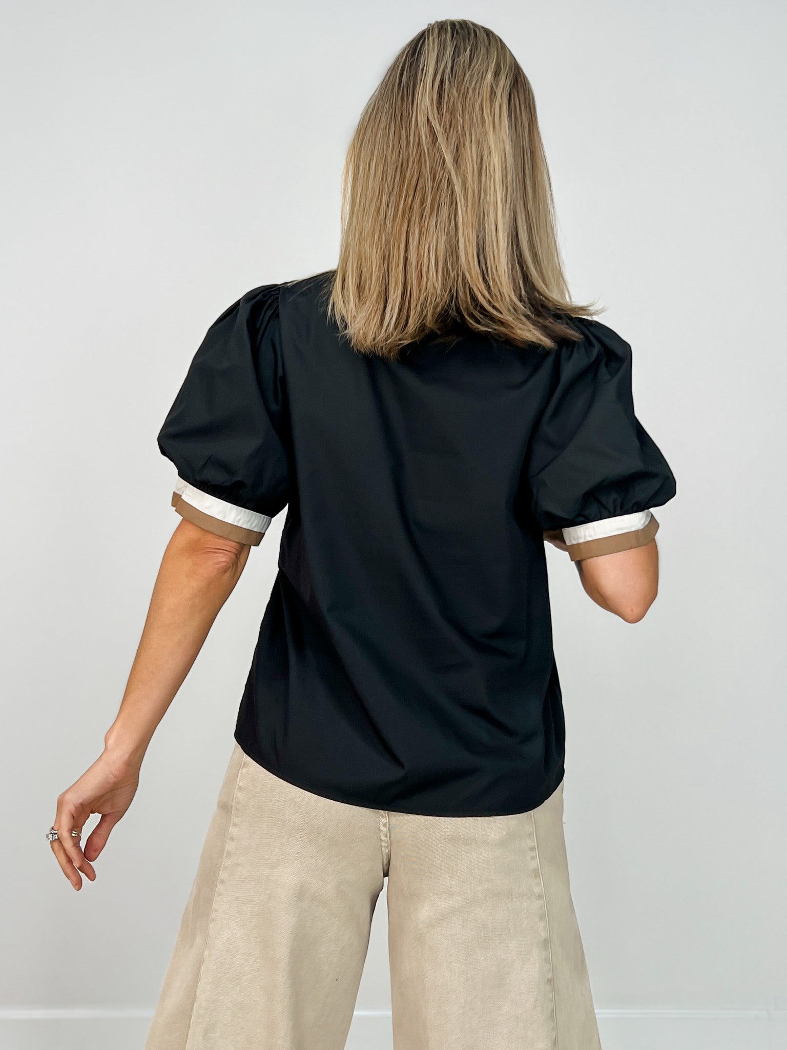 Short Bubble Sleeve Top with Multicolor Band