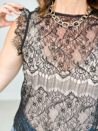 Round Neck Sleeveless Scallop Hem Lace Top