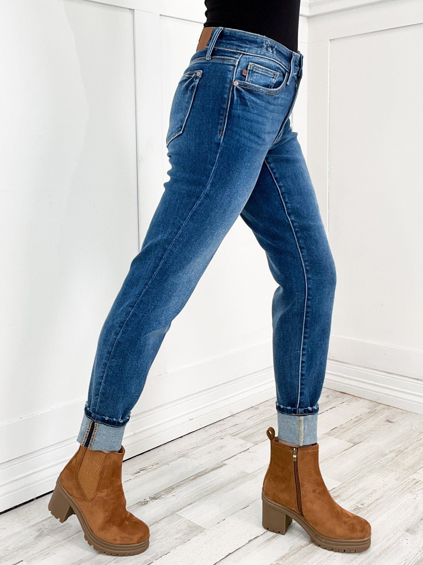 Judy Blue FORGET ME NOT Mid-Rise Vintage Wash Boyfriend with Cuff Jeans