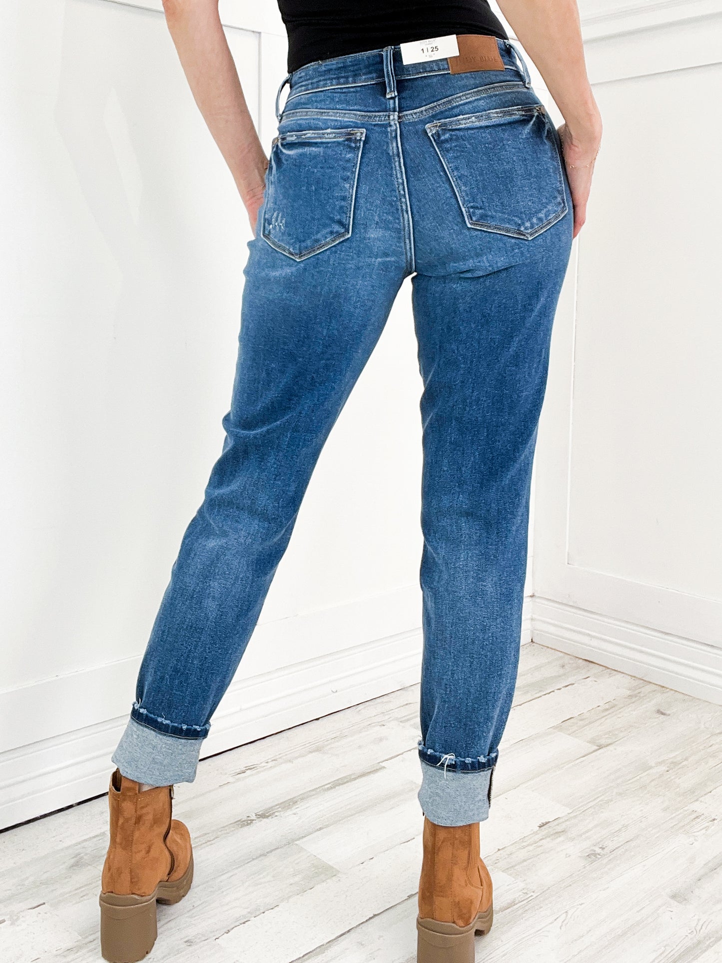 Judy Blue FORGET ME NOT Mid-Rise Vintage Wash Boyfriend with Cuff Jeans