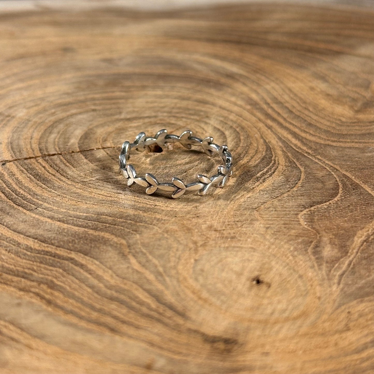 Mini V Leaf ring