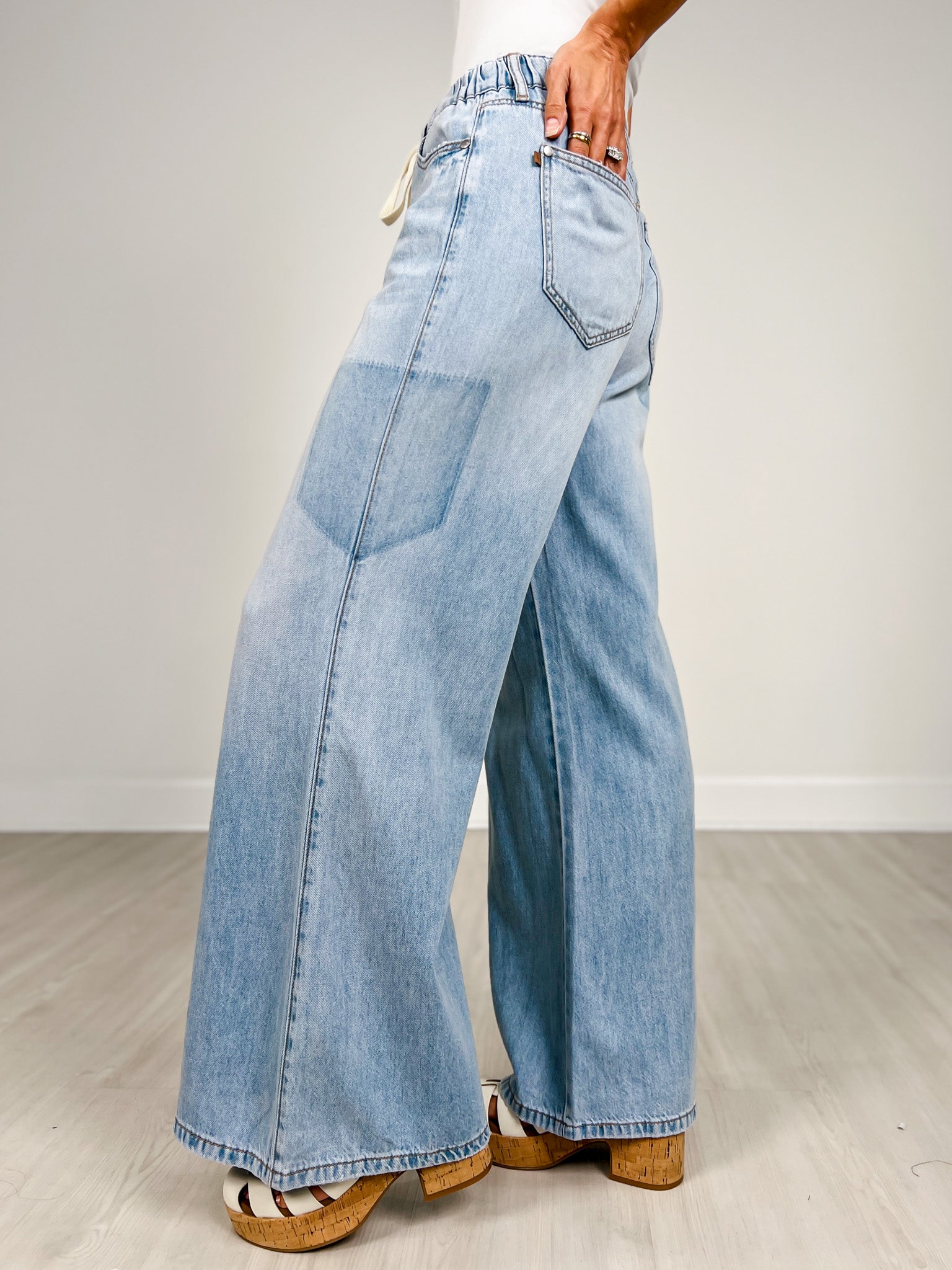 Judy Blue DRAW ME IN Hi-Rise Featherweight Palazzo Elasticated Waistband Jeans