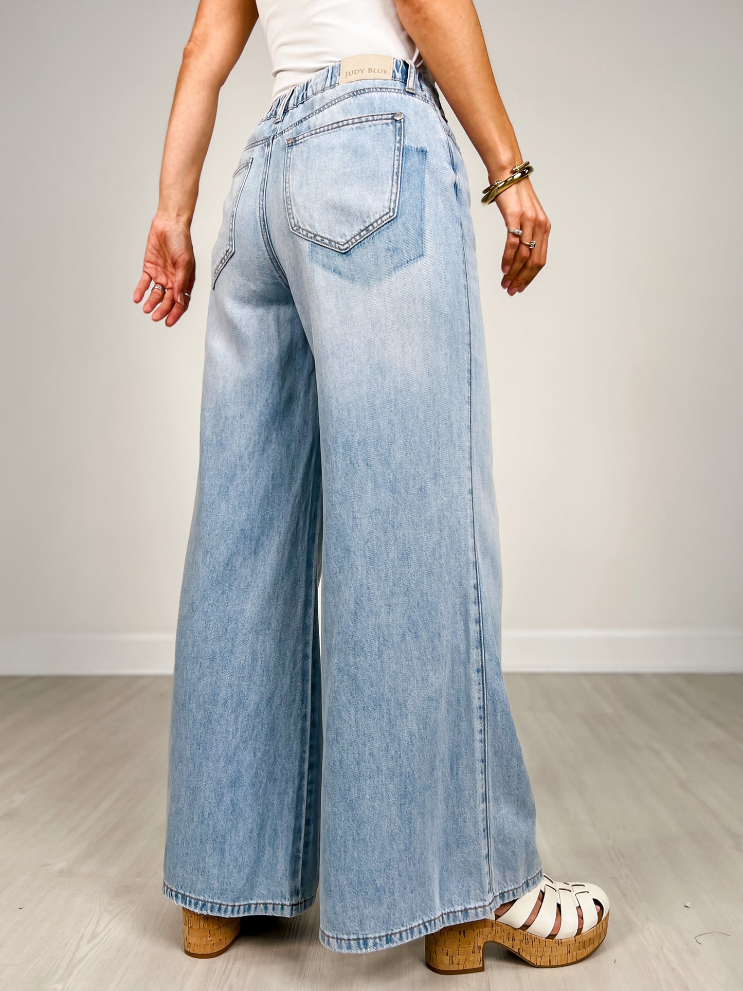 Judy Blue DRAW ME IN Hi-Rise Featherweight Palazzo Elasticated Waistband Jeans