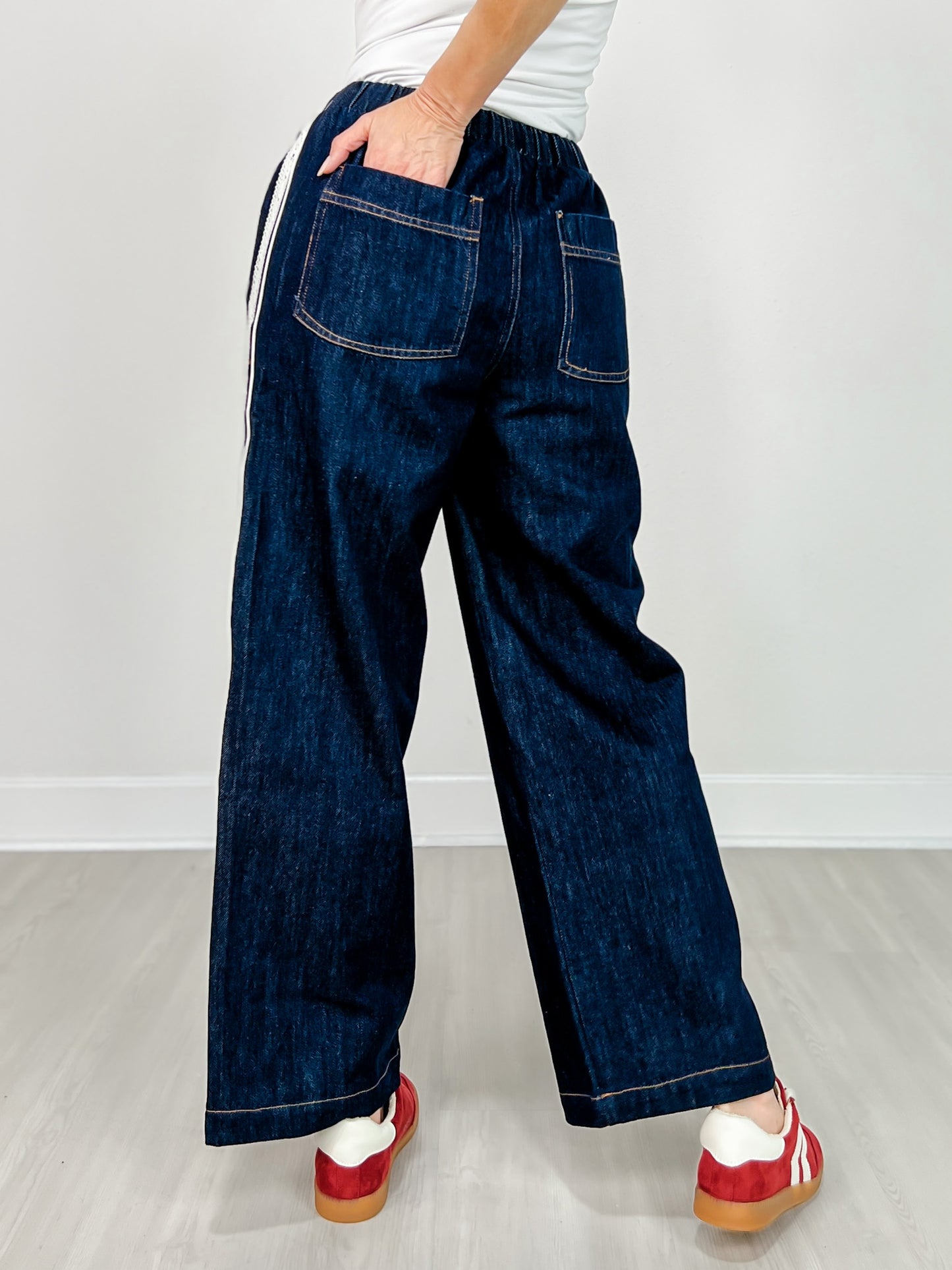 Wide Leg Pants With Side Lace Trim And Piping