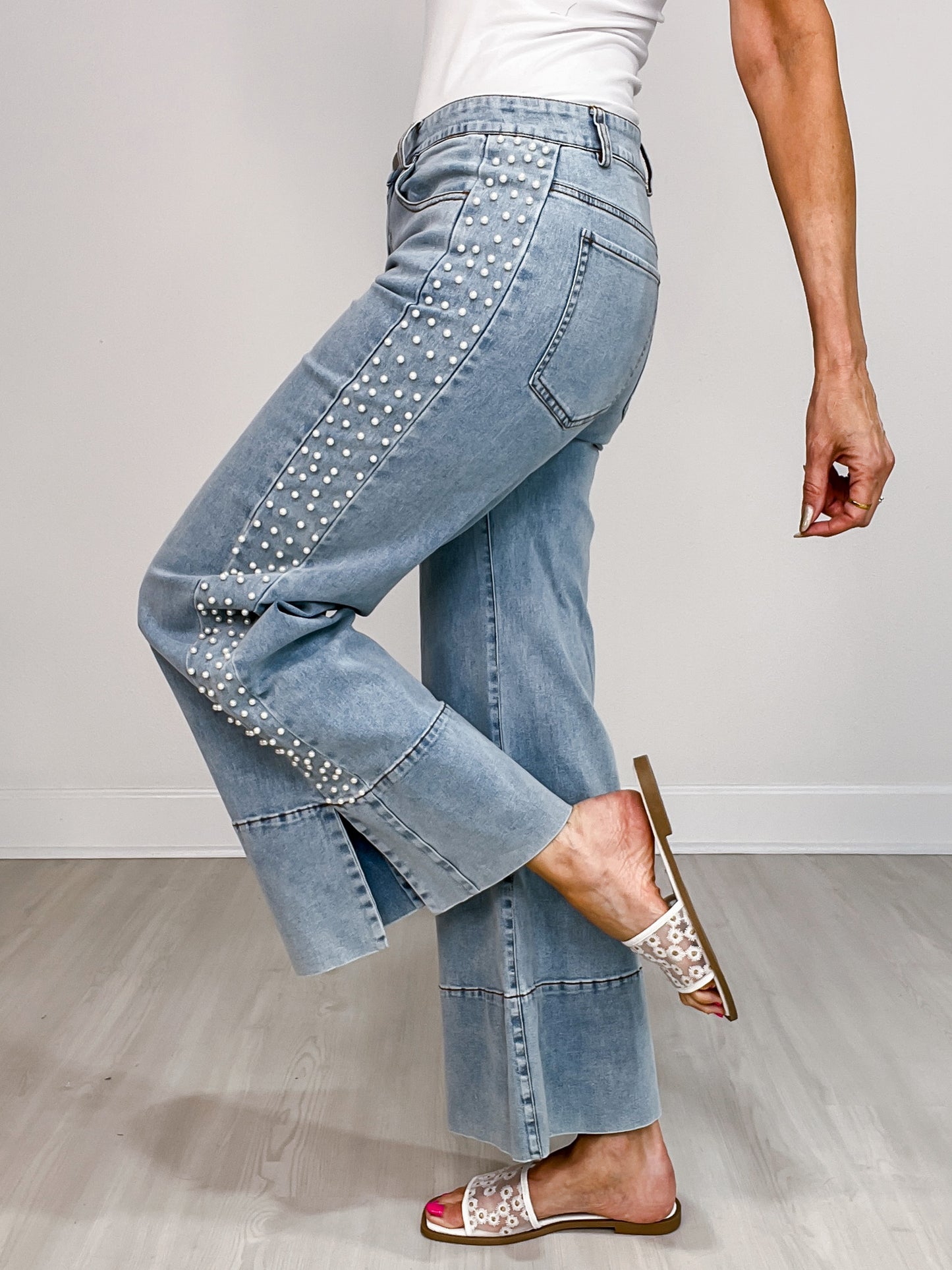 Mid Rise Flare Bottom Denim Jeans With Side Pearl