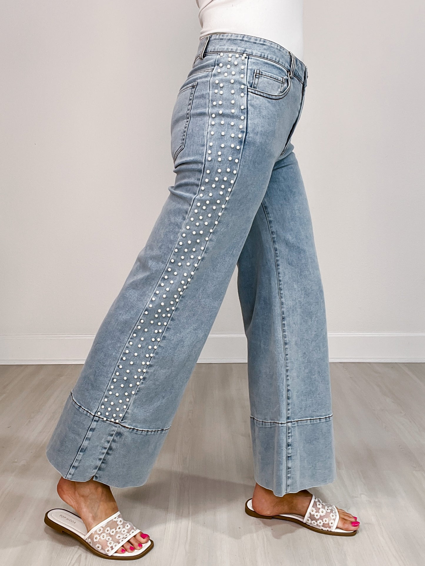 Mid Rise Flare Bottom Denim Jeans With Side Pearl