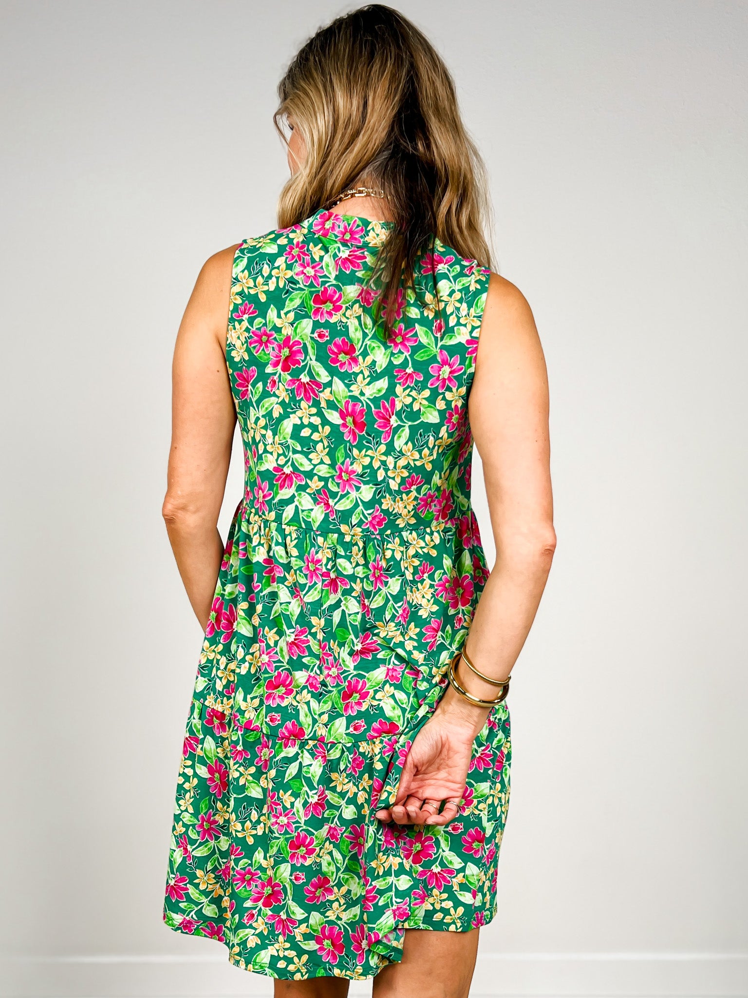 Sleeveless Lizzy Floral Tiered Dress in Kelly Green