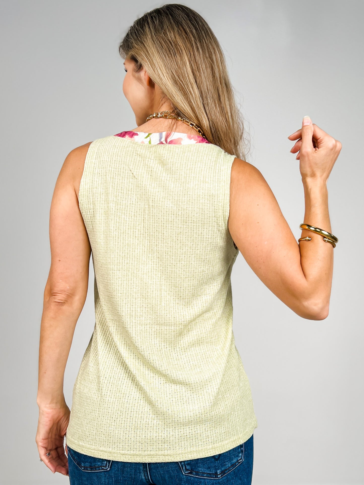 Relaxed Fit Sleeveless V-Neck Top with Contrast Trim - GRP B