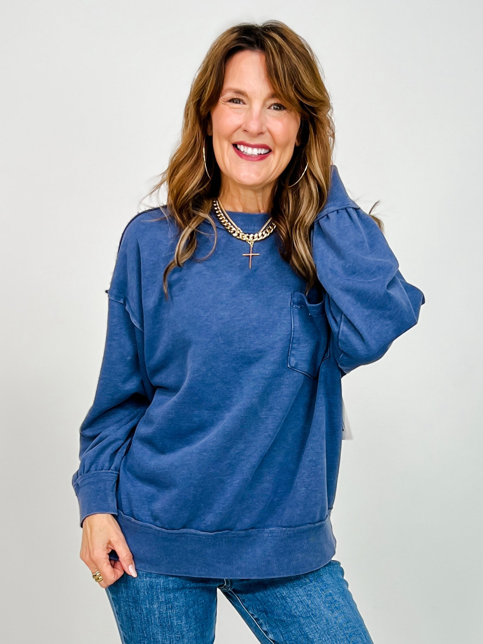 Mineral Washed Terry Pocket Sweatshirt in NAVY