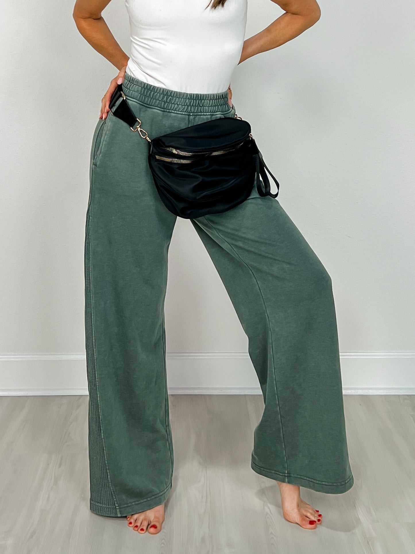 Mineral Washed Wide Leg Pant with Pockets in Regency Green