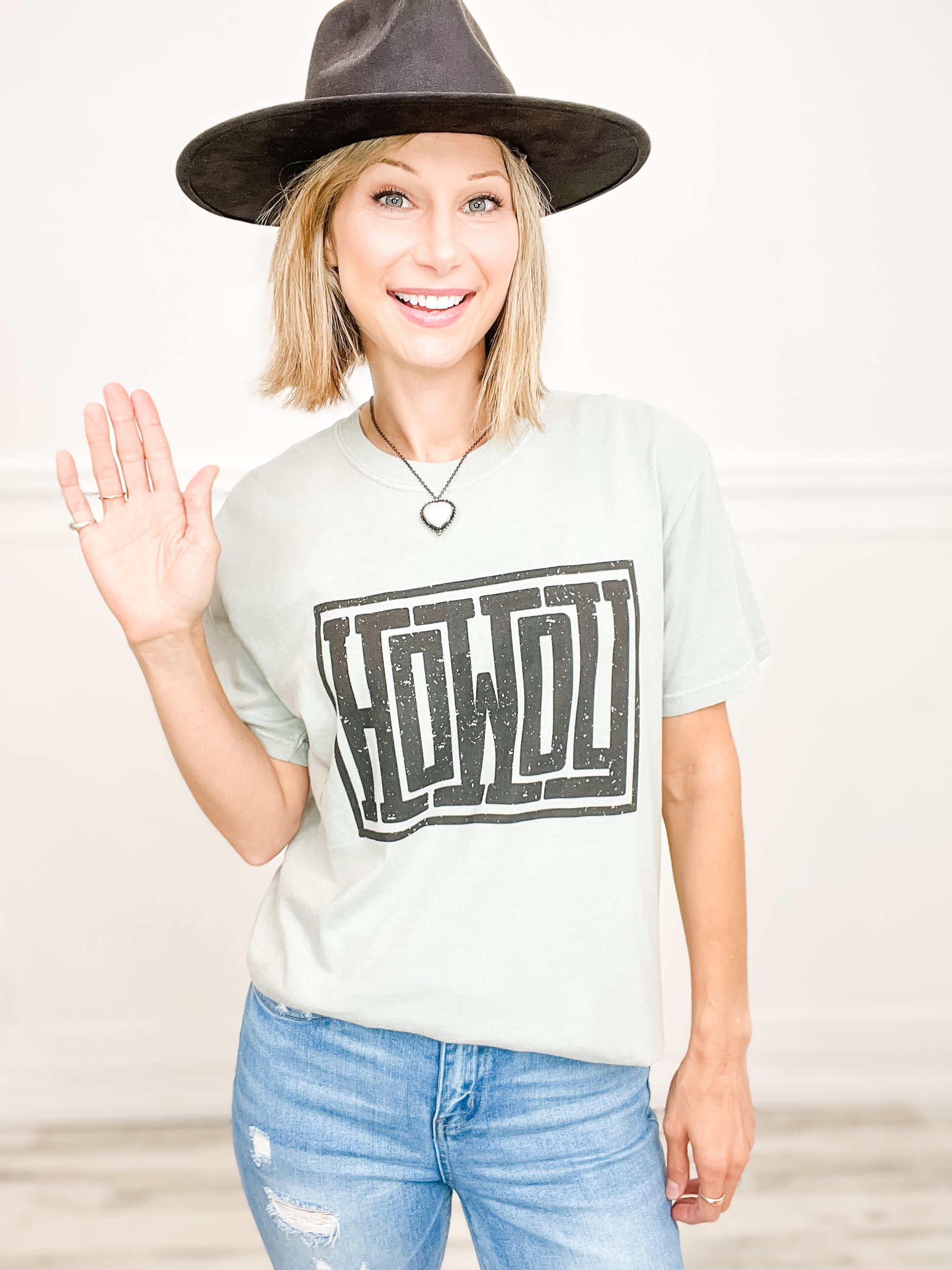 Howdy Graphic Tee