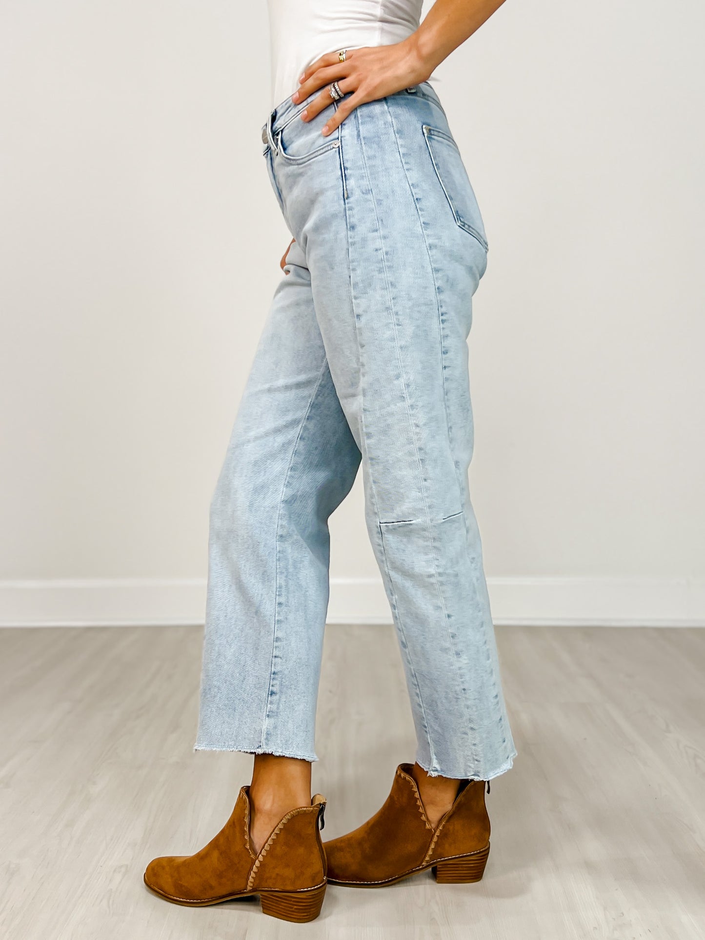 Mica Super High Barrel-leg Detailing Jeans