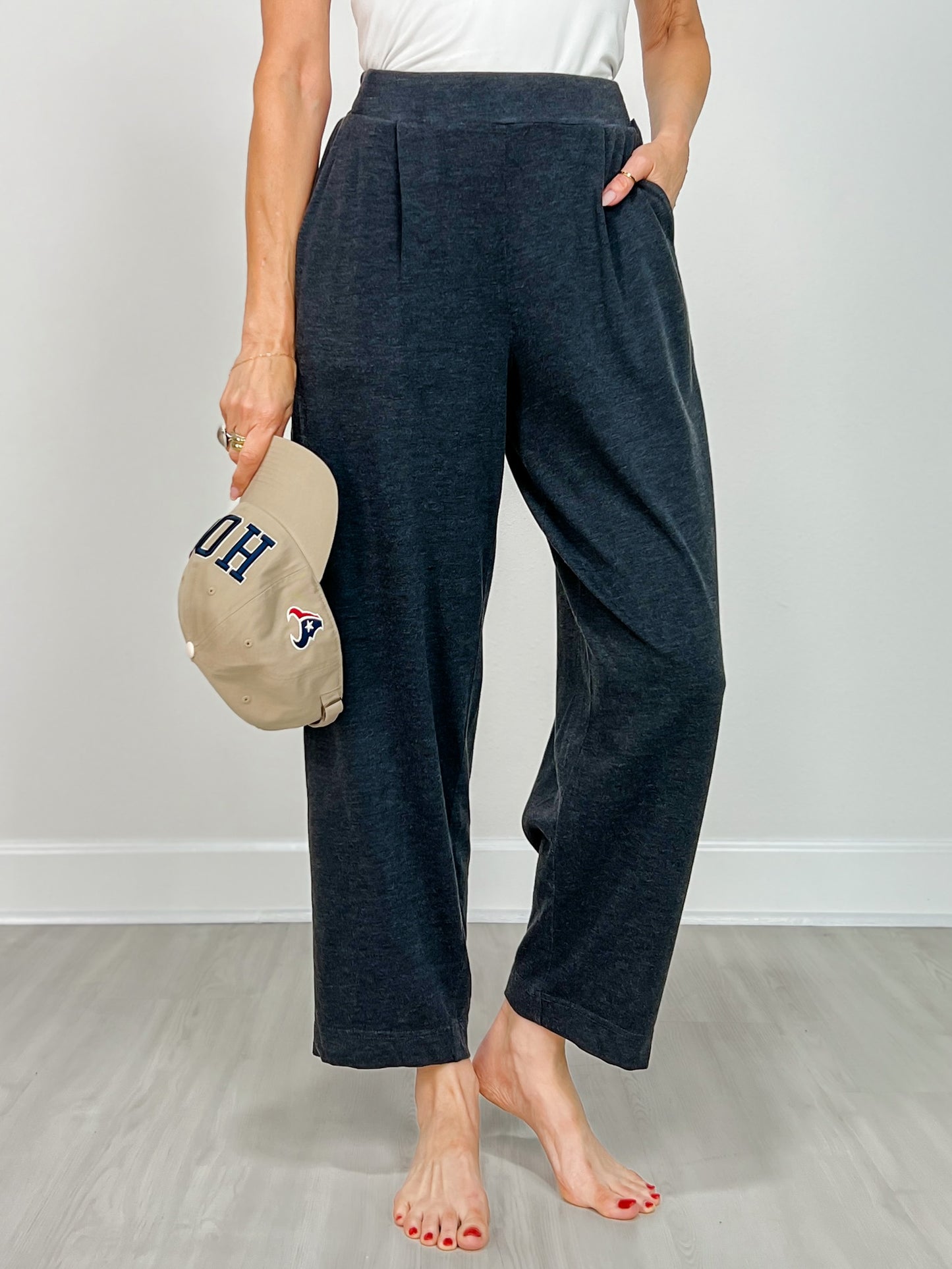 Mineral Washed Pleated Cocoon Pant in Black