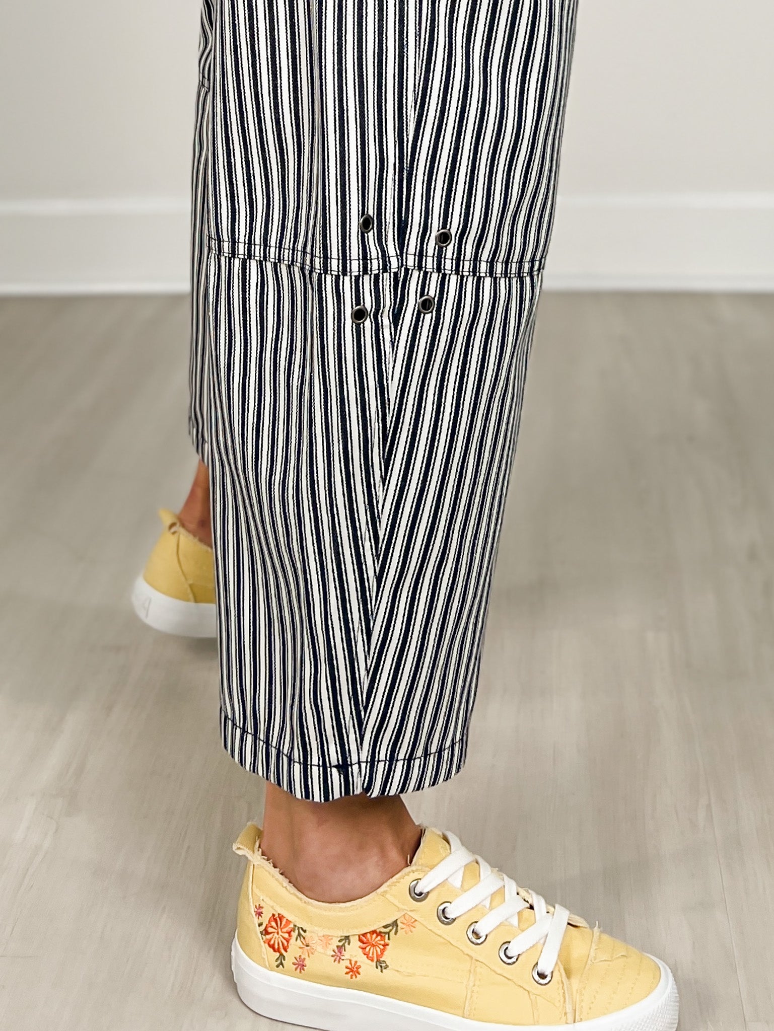 Stripe Pocket Detail Wide Leg Pants