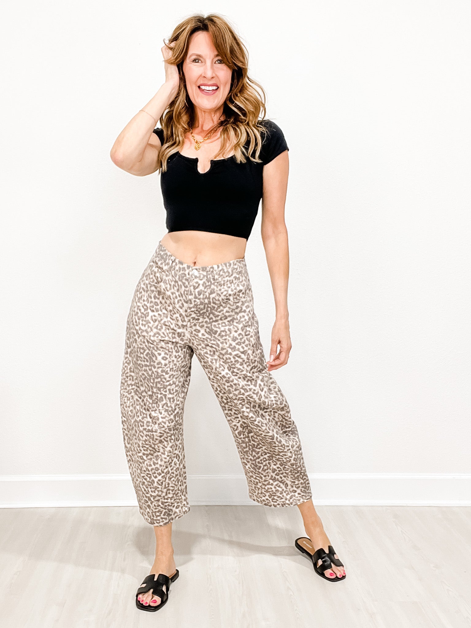 Short Sleeve Butter Soft Scoop Neck Cropped Top