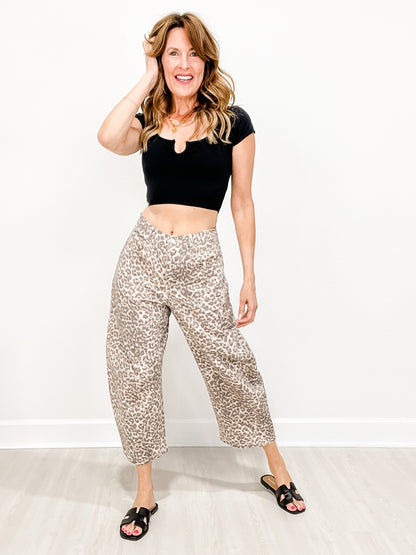 Short Sleeve Butter Soft Scoop Neck Cropped Top