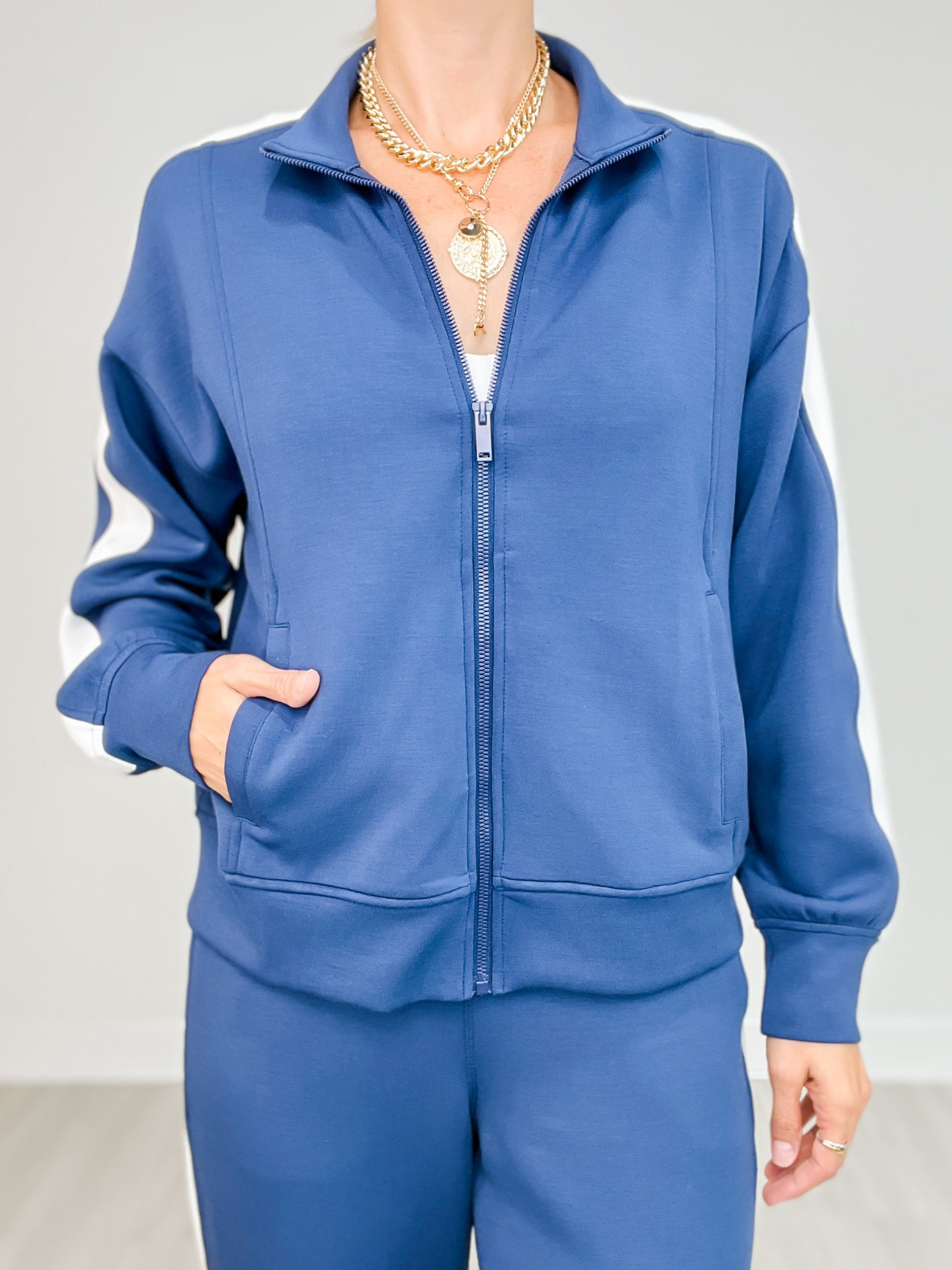 Modal Scuba Striping Zip-Up Jacket with Matching Pants in NAVY/CREAM