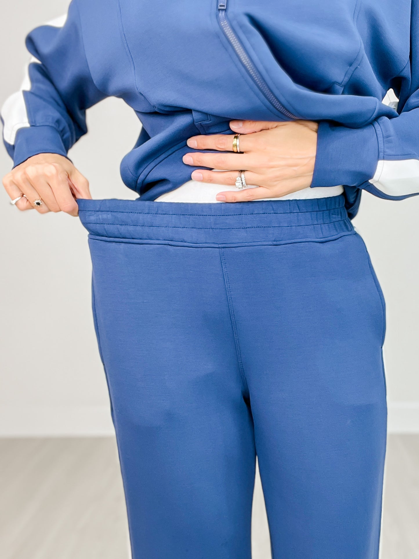 Modal Scuba Striping Zip-Up Jacket with Matching Pants in NAVY/CREAM