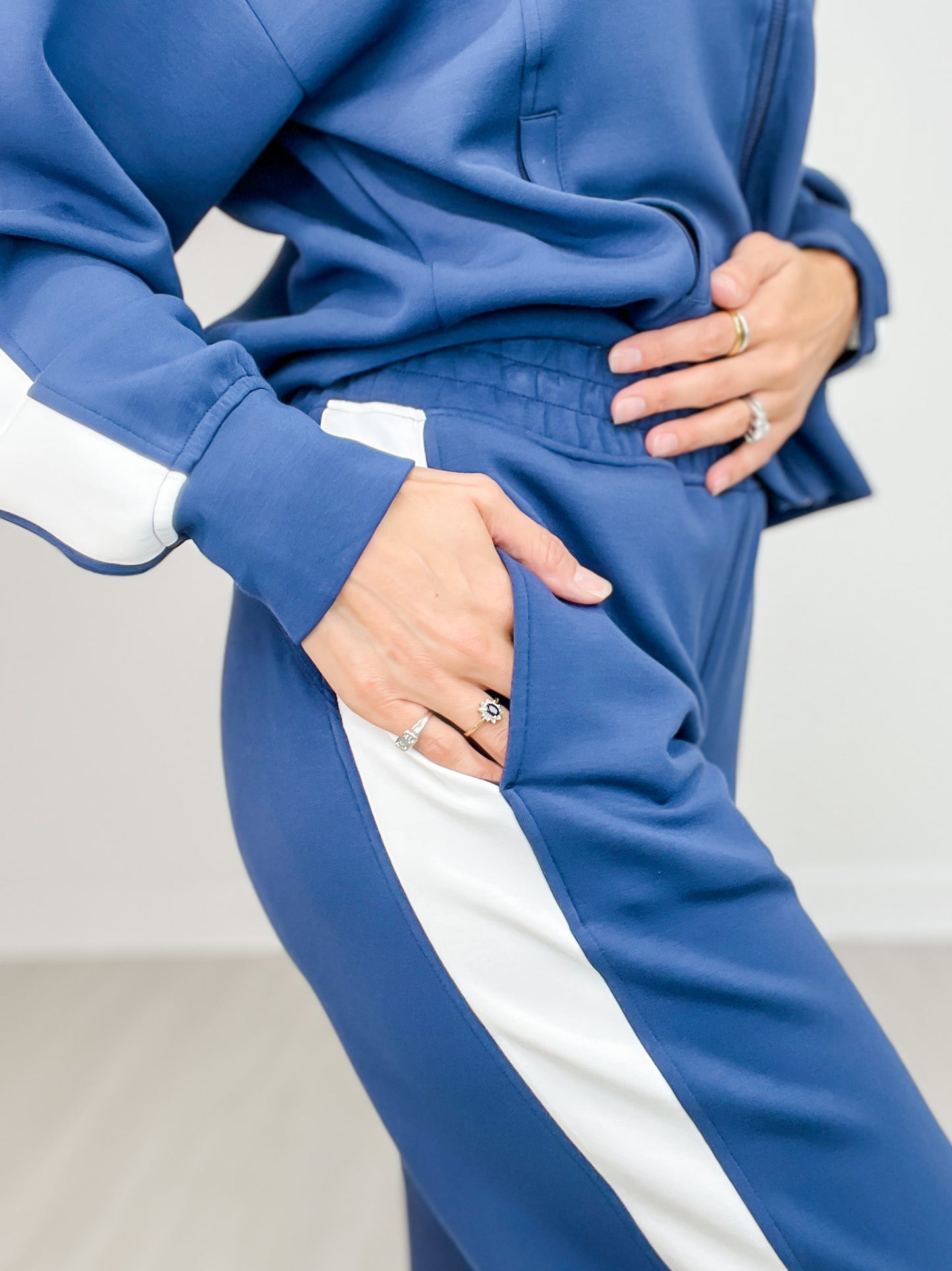 Modal Scuba Striping Zip-Up Jacket with Matching Pants in NAVY/CREAM