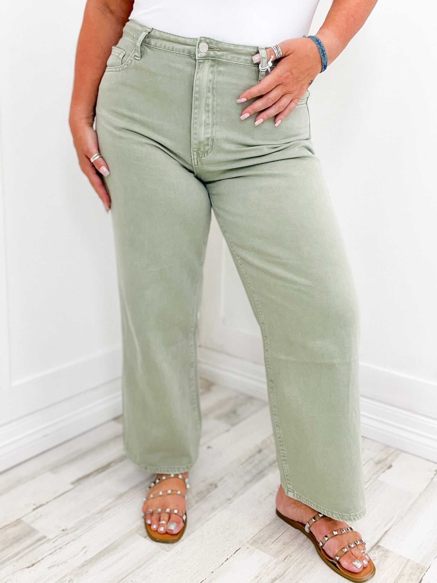 Vervet High Rise Wide Ankle Jeans in Desert Sage