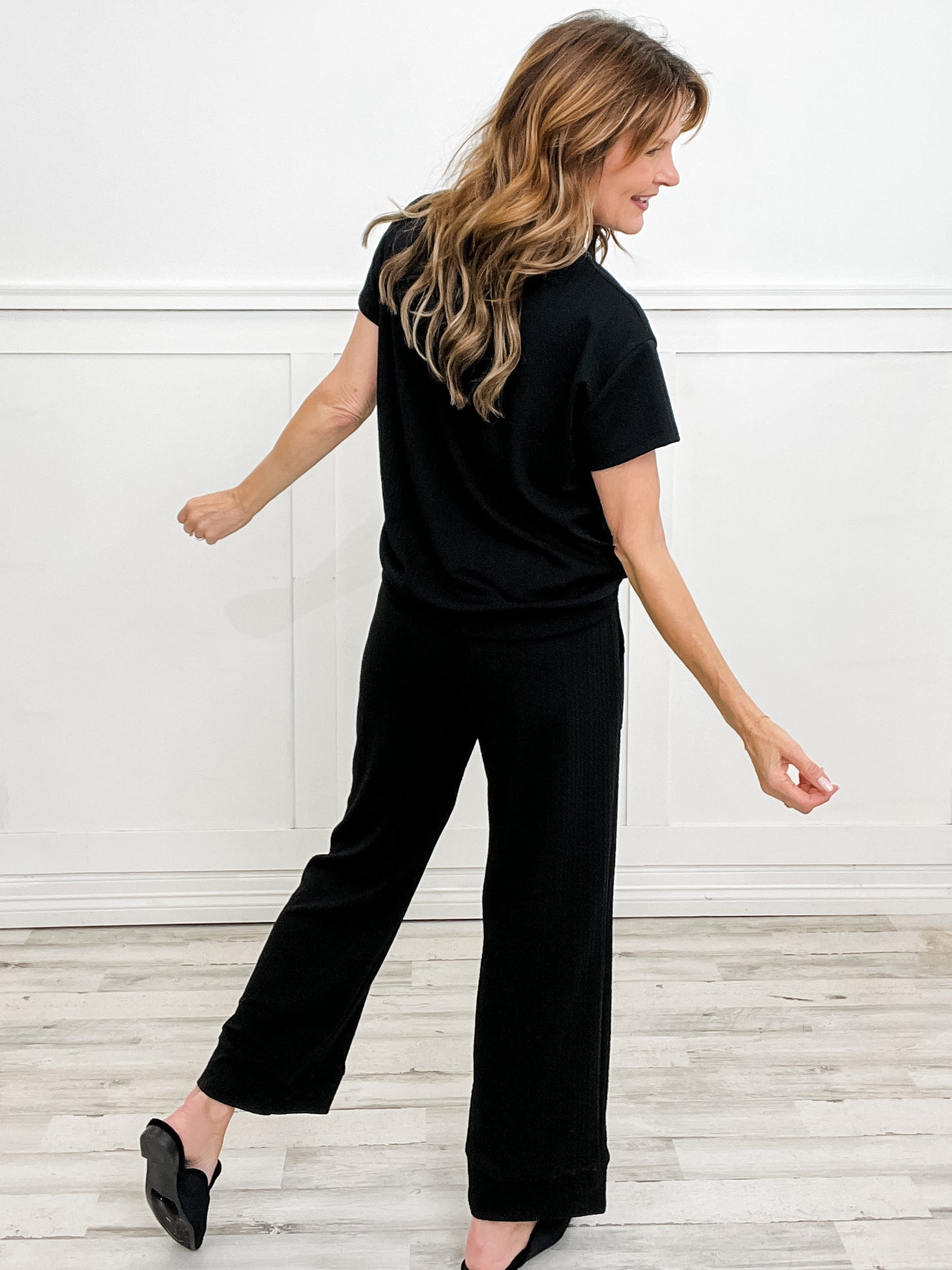 Textured Short Sleeve Top with Matching Elastic Waist Pants in Black