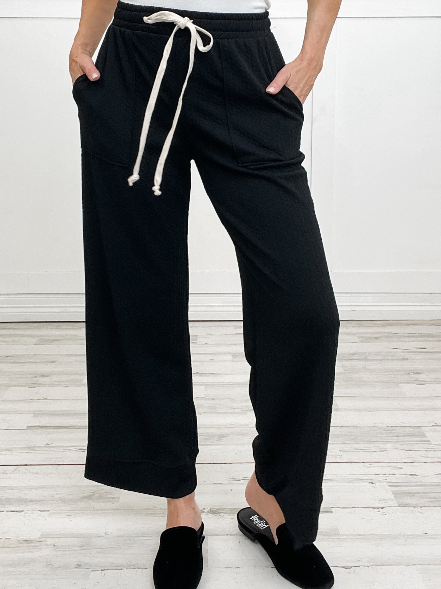 Textured Short Sleeve Top with Matching Elastic Waist Pants in Black