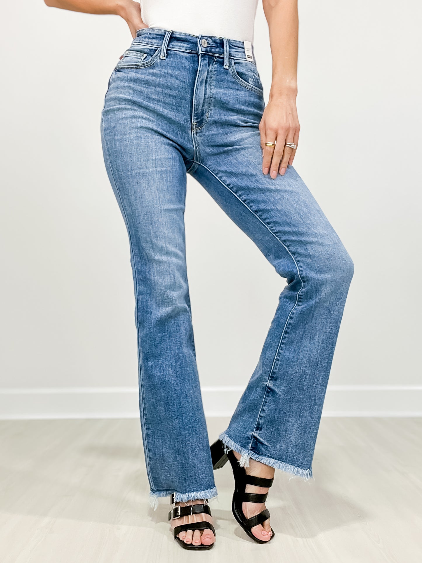 Judy Blue YOU SPIN ME Hi-Rise Bootcut with Frayed Hem Jeans