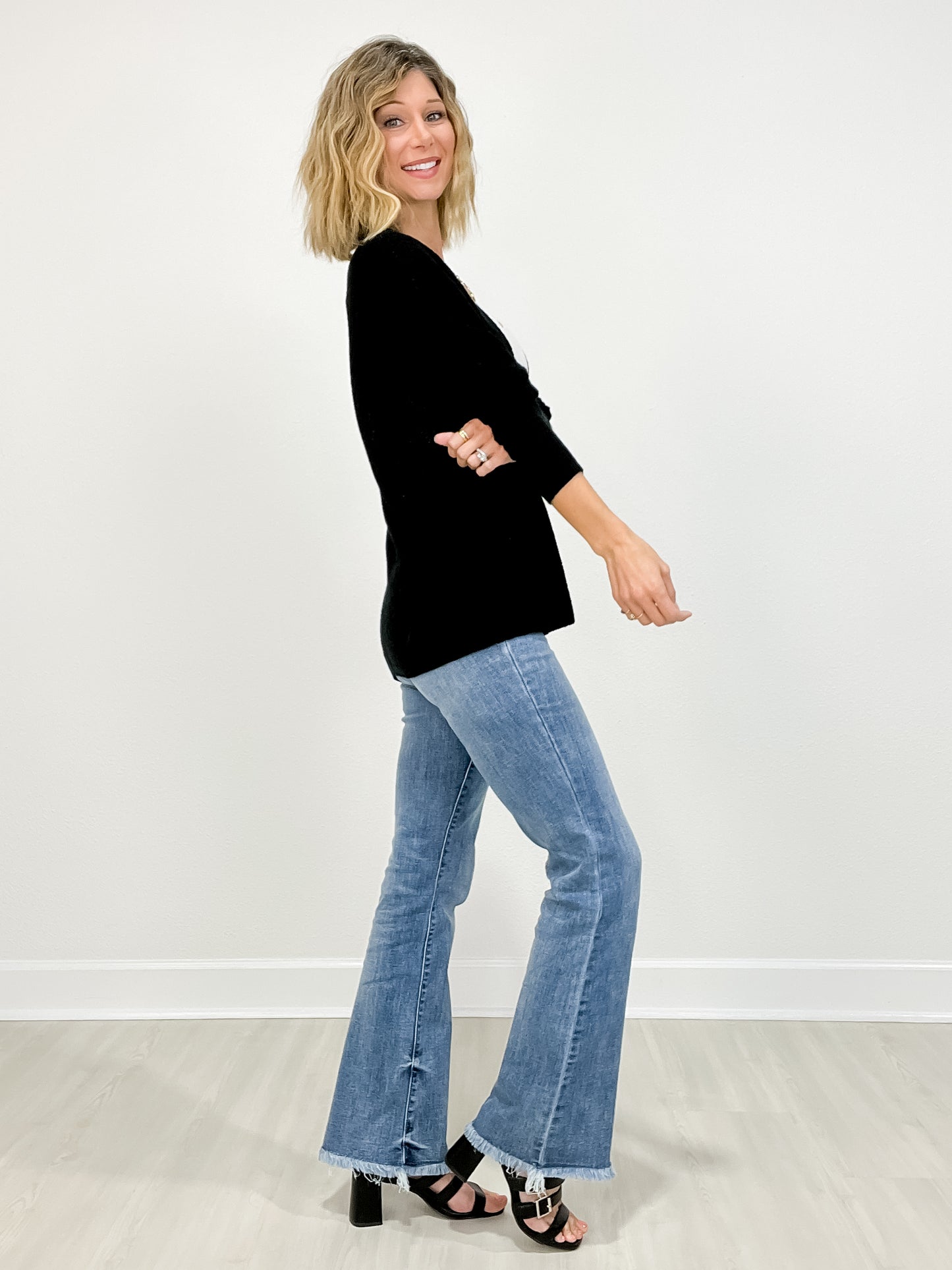 Judy Blue YOU SPIN ME Hi-Rise Bootcut with Frayed Hem Jeans