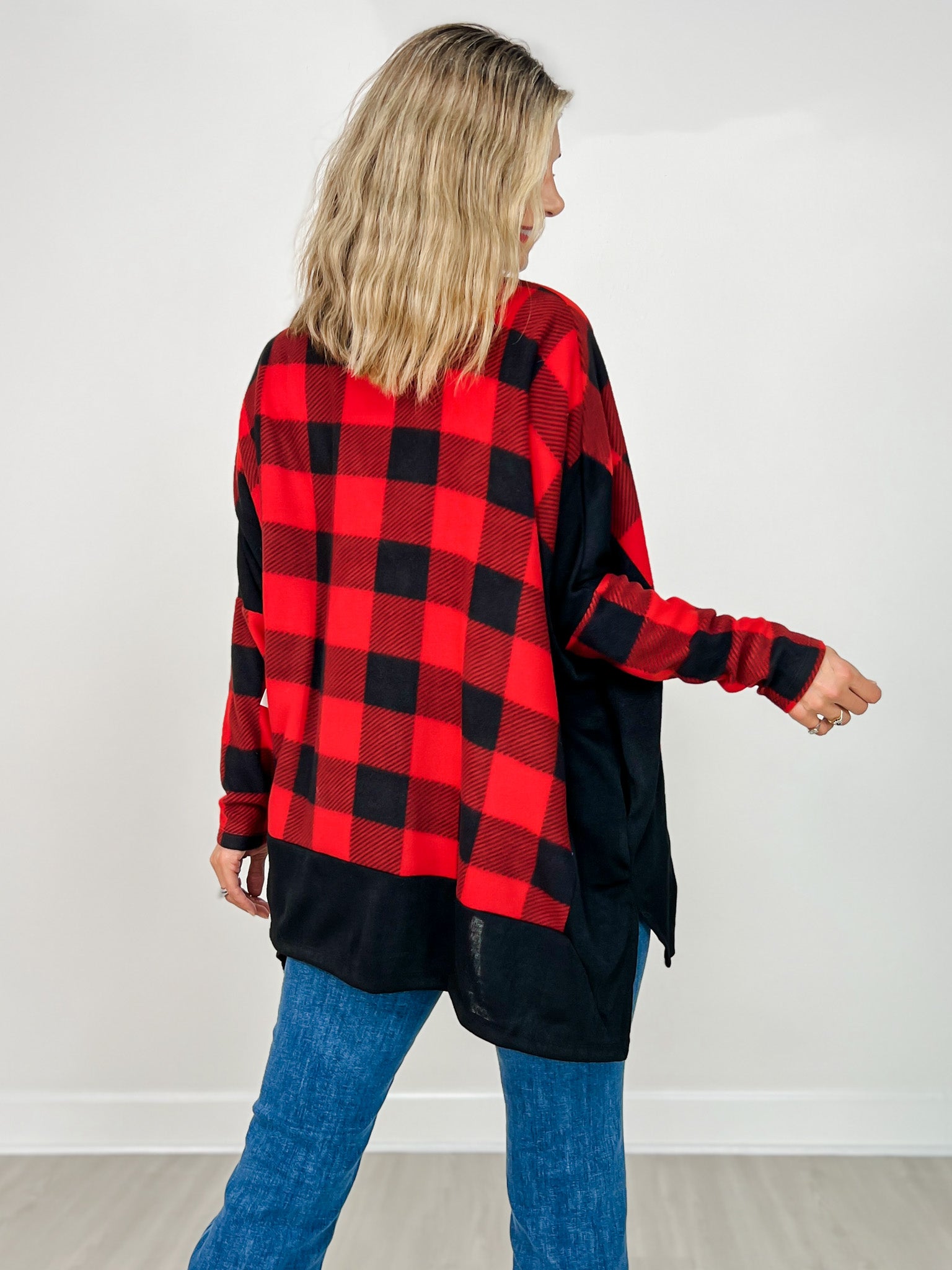 Long Sleeve V-Neck Check Knit Top