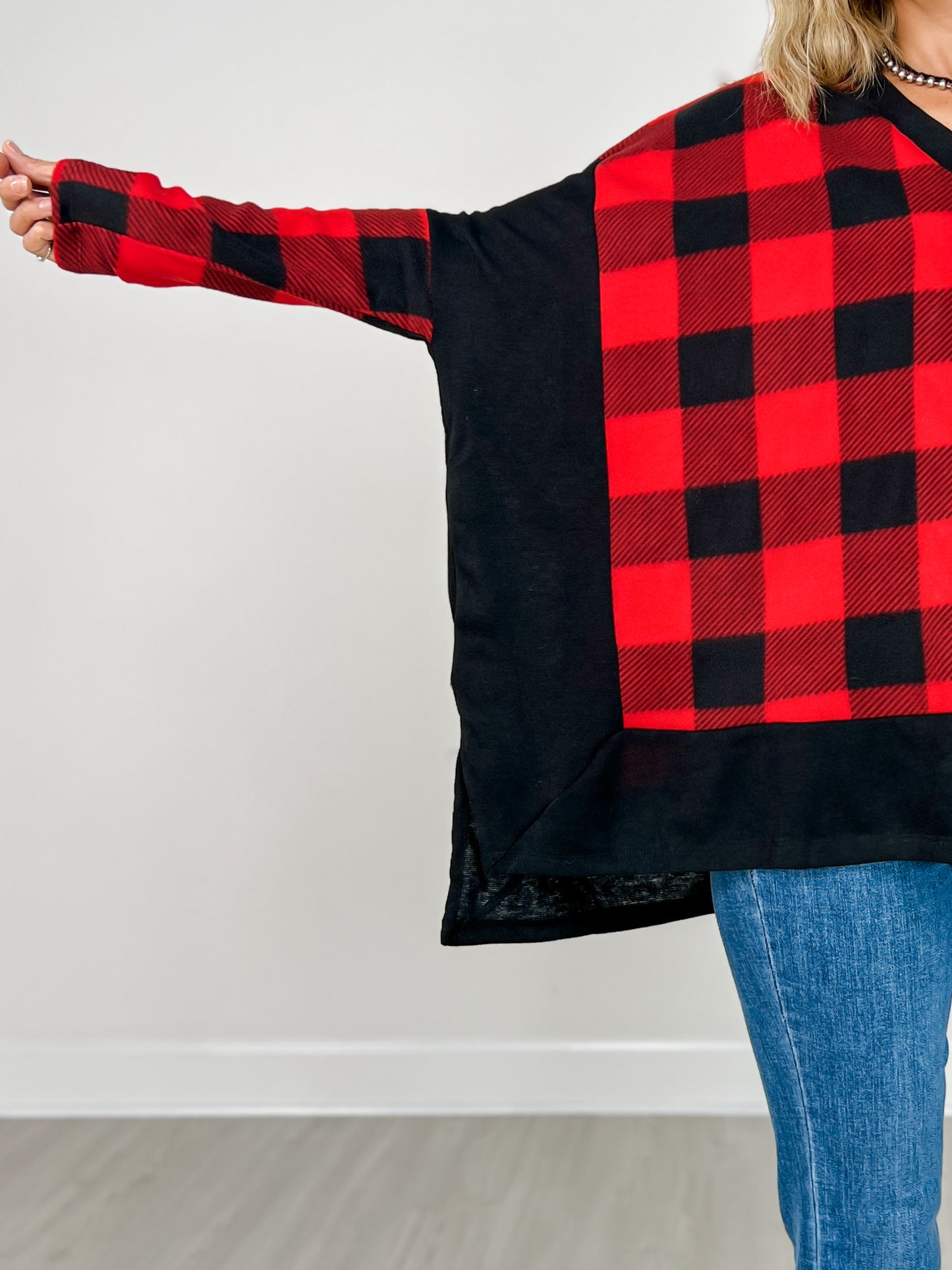 Long Sleeve V-Neck Check Knit Top