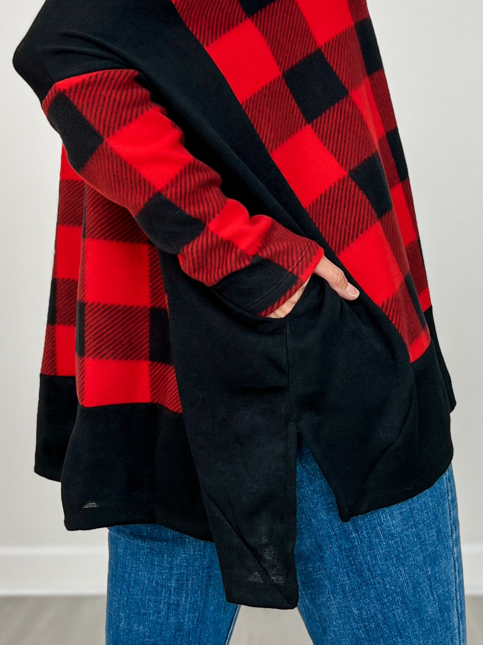 Long Sleeve V-Neck Check Knit Top