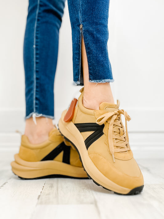 MIA Scout Tennis Shoes in Tan and Black