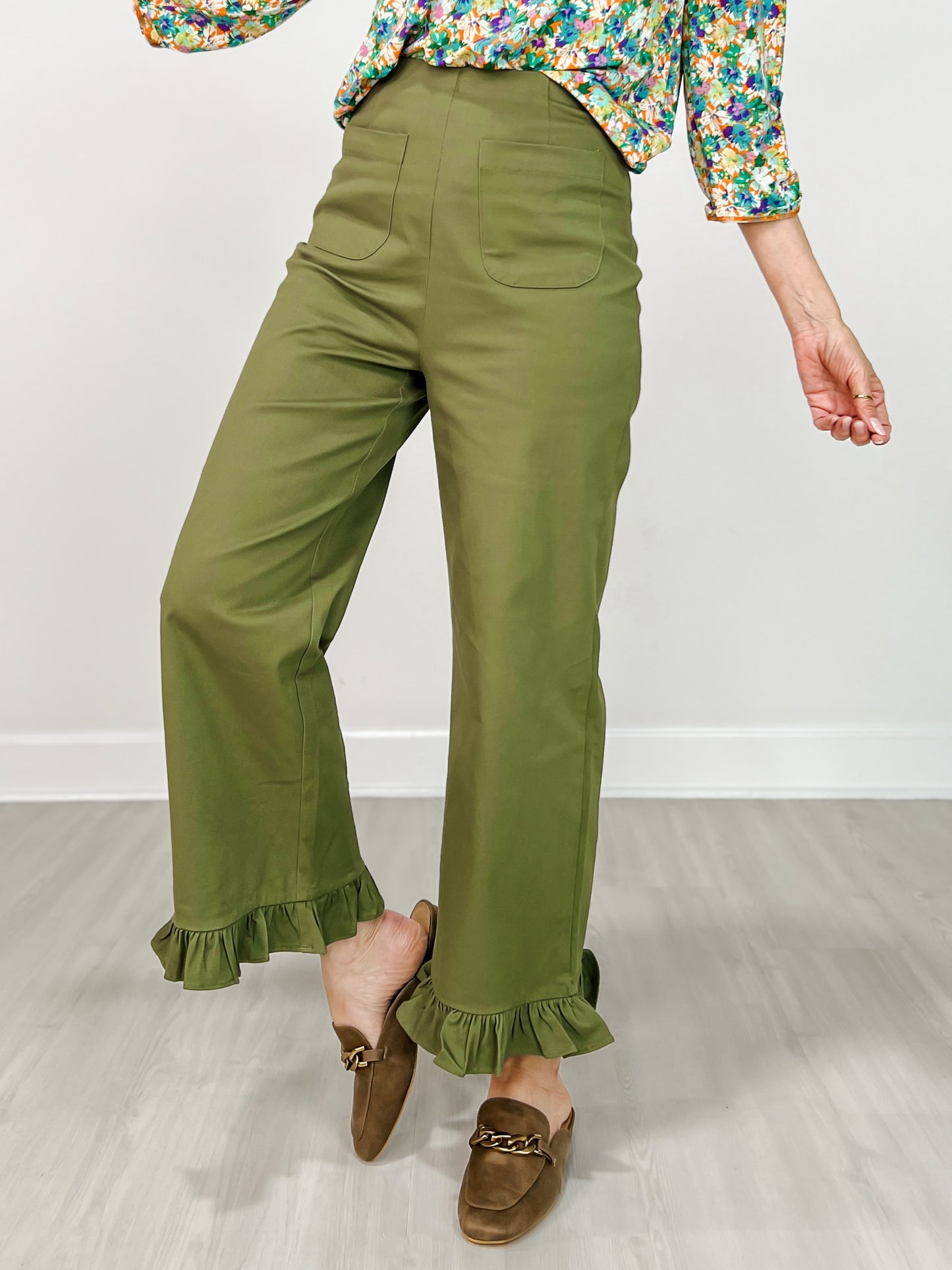 Stretch Front Pocket Ruffle Hem Twill Pants