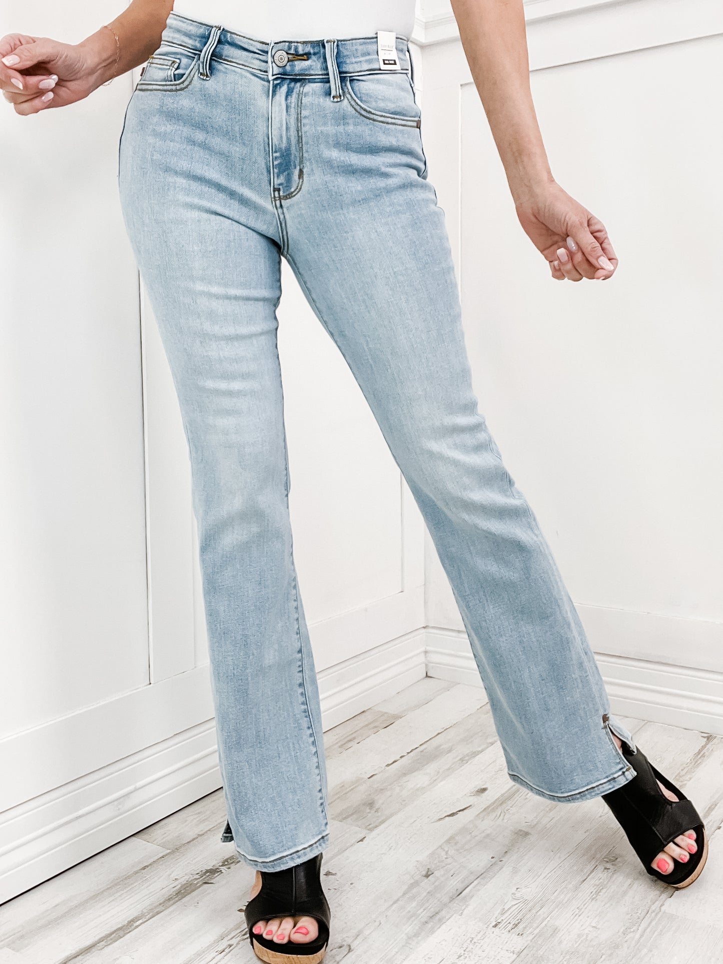 Judy Blue TAYLOR Mid Rise Side Slit Hem Bootcut Denim Jeans