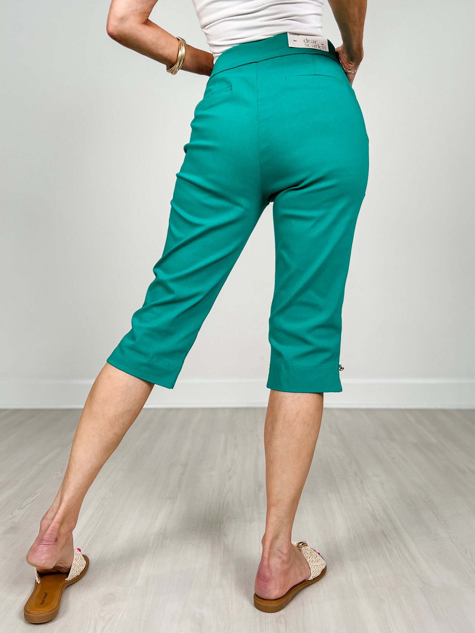 Flat Front with Elastic Waistband Capri Pants in Emerald