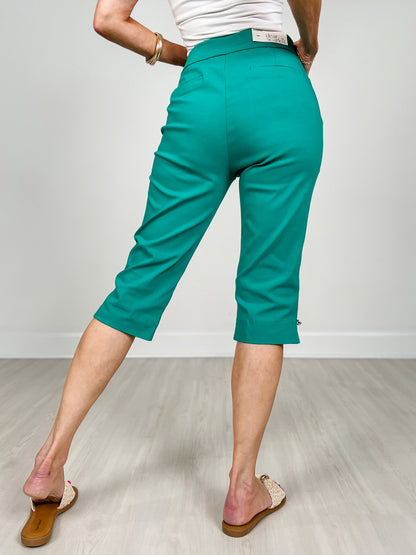 Flat Front with Elastic Waistband Capri Pants in Emerald