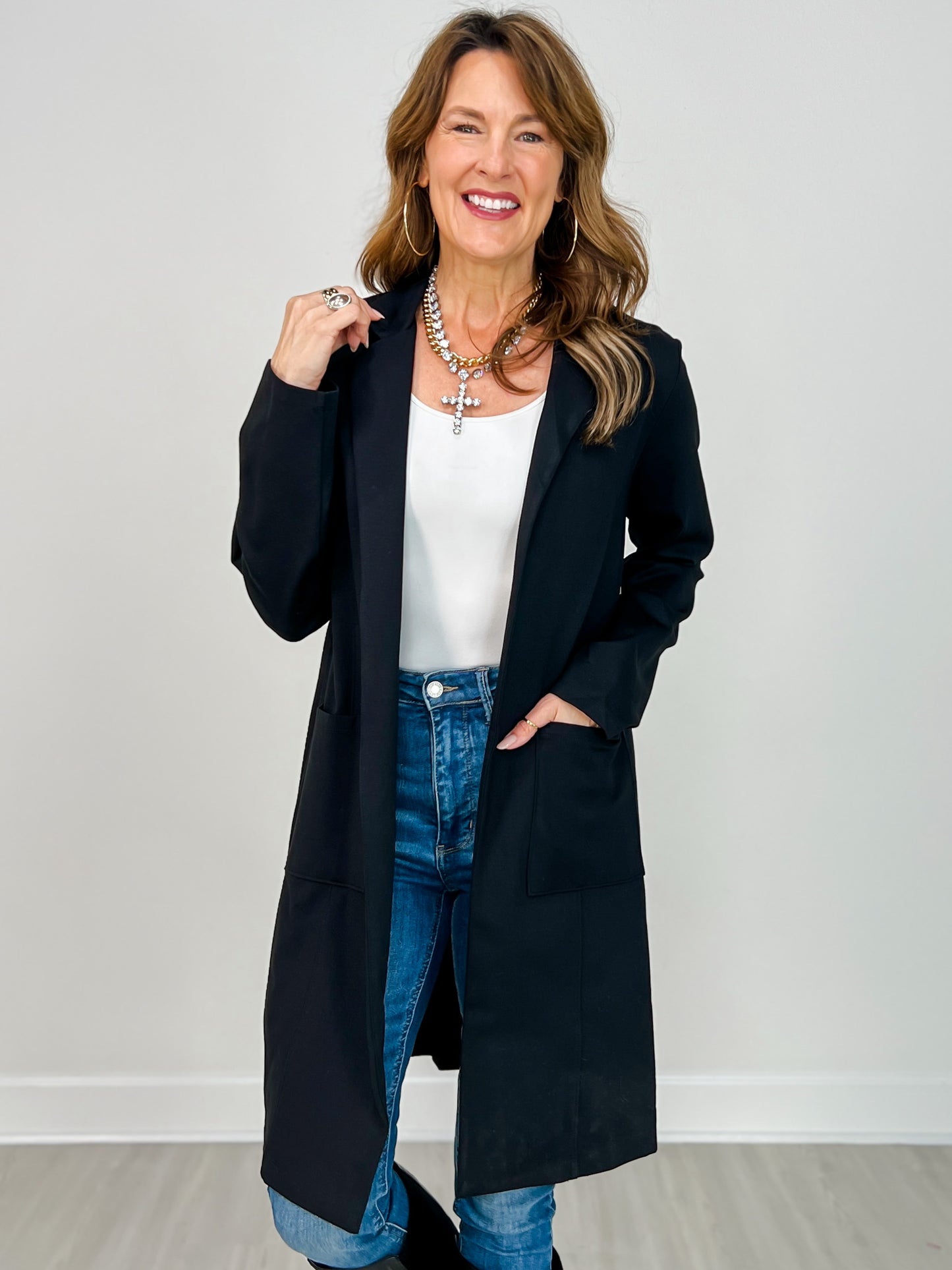 Effortlessly Chic Midi Jacket in Black