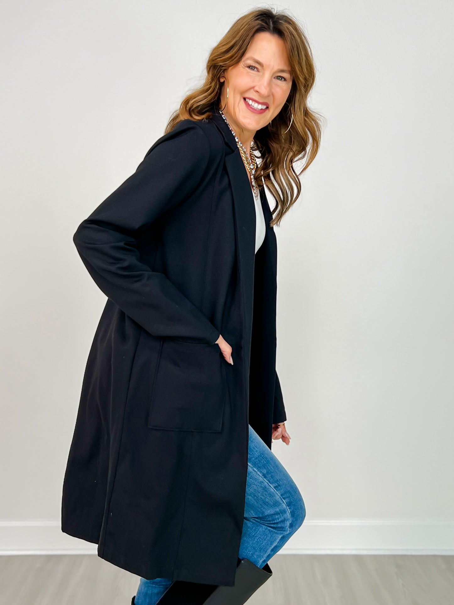 Effortlessly Chic Midi Jacket in Black