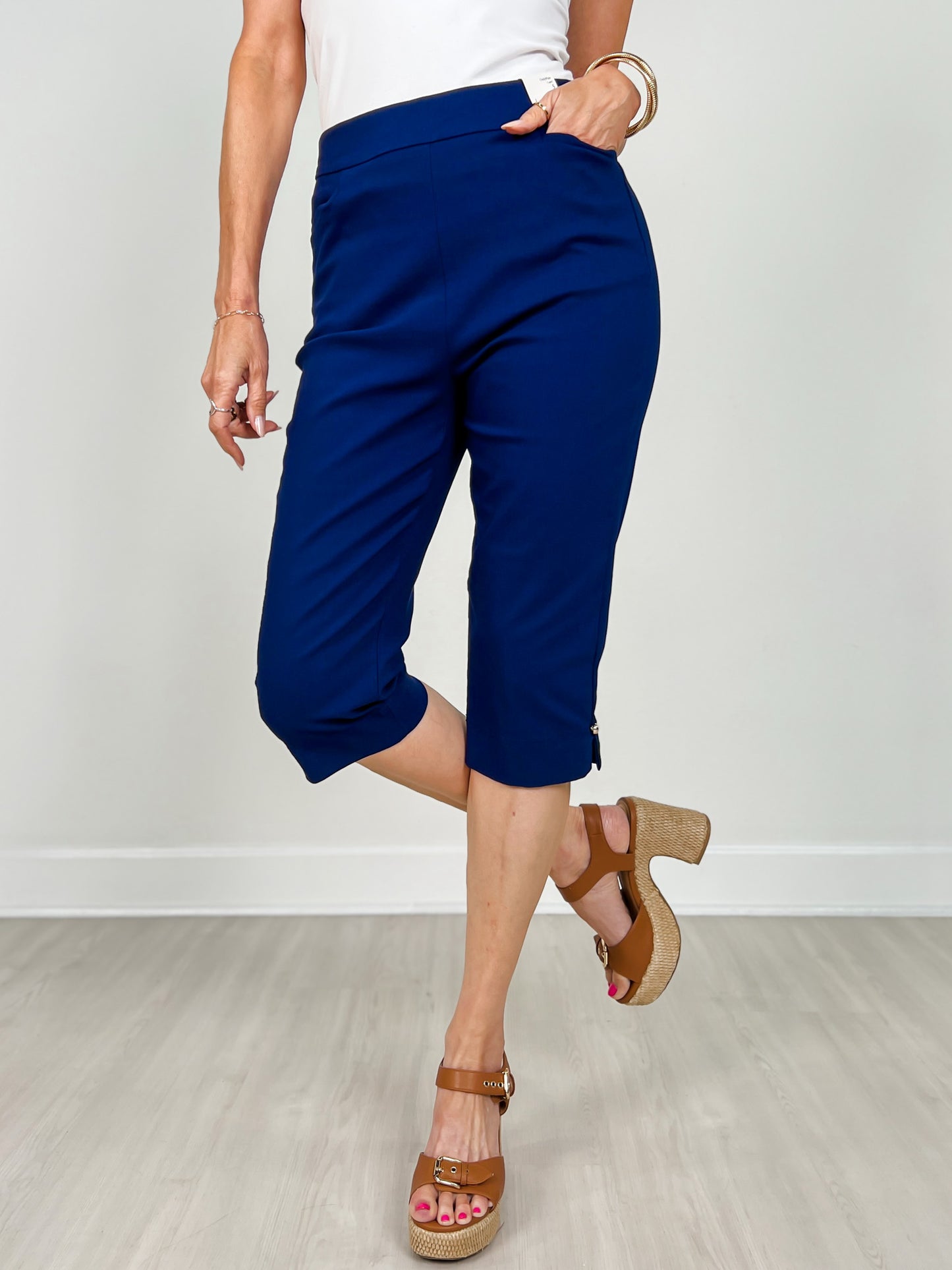 Flat Front with Elastic Waistband Capri Pants in Navy