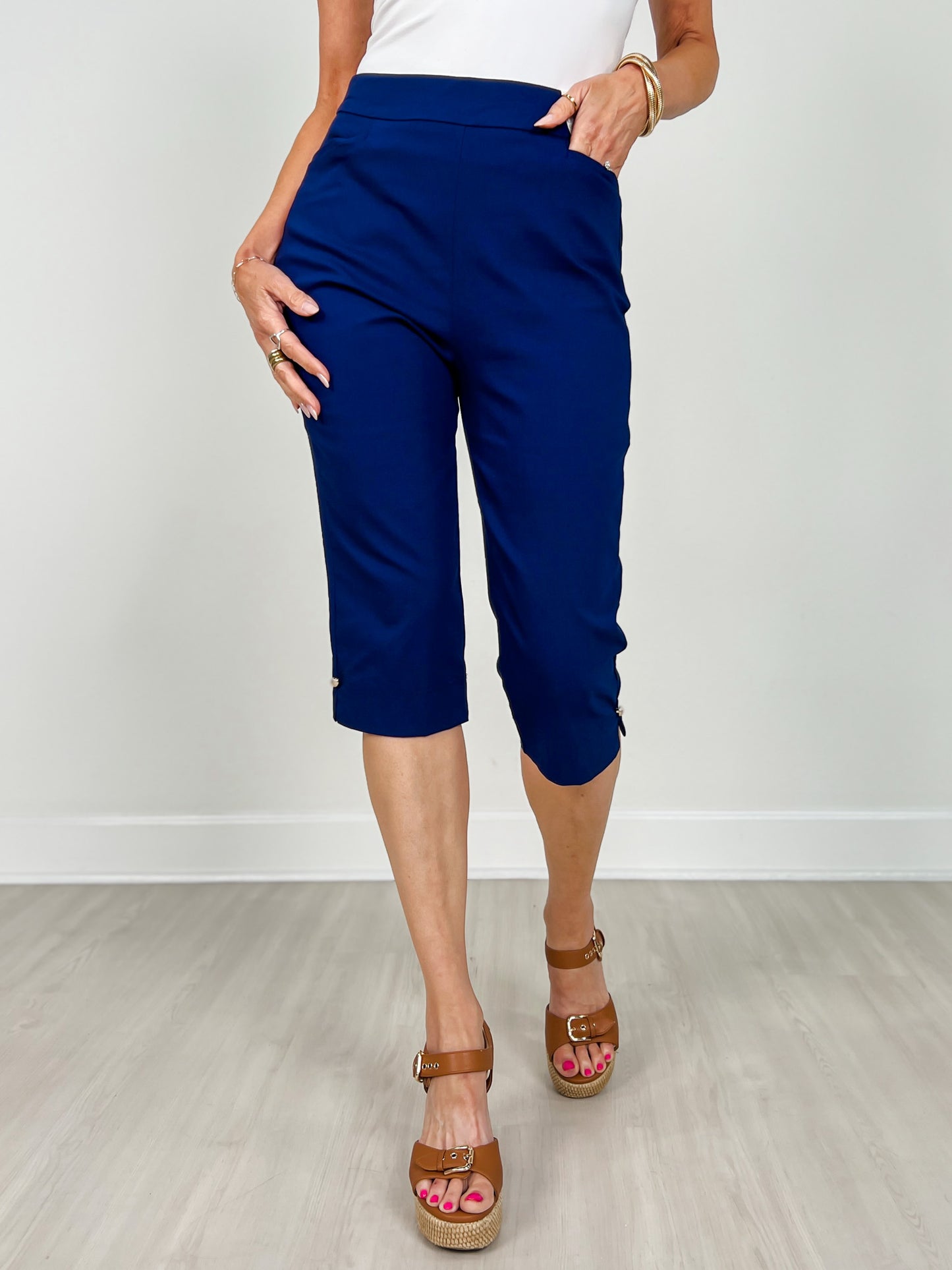 Flat Front with Elastic Waistband Capri Pants in Navy