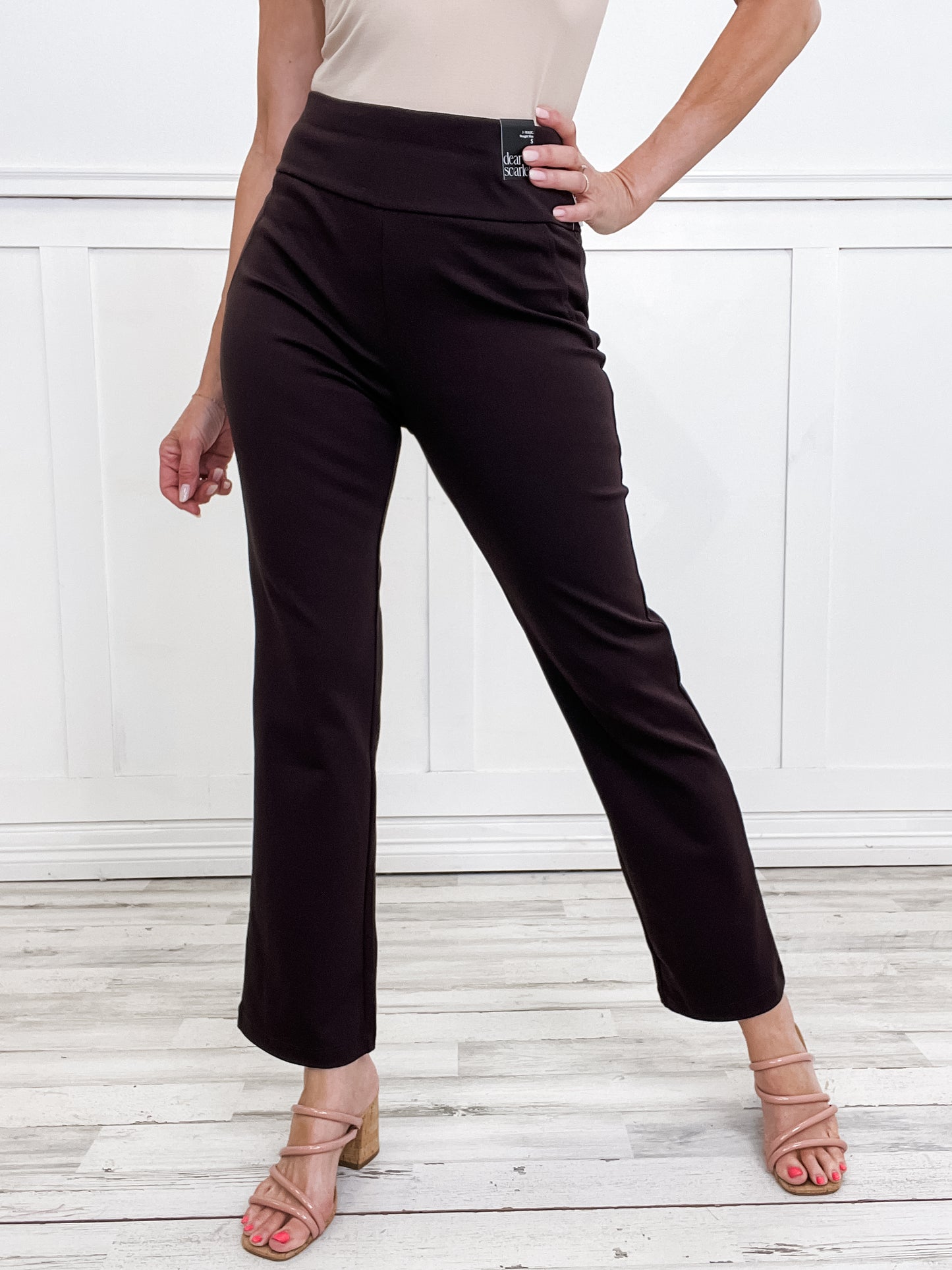 Magic Slim Straight Pants in Chocolate