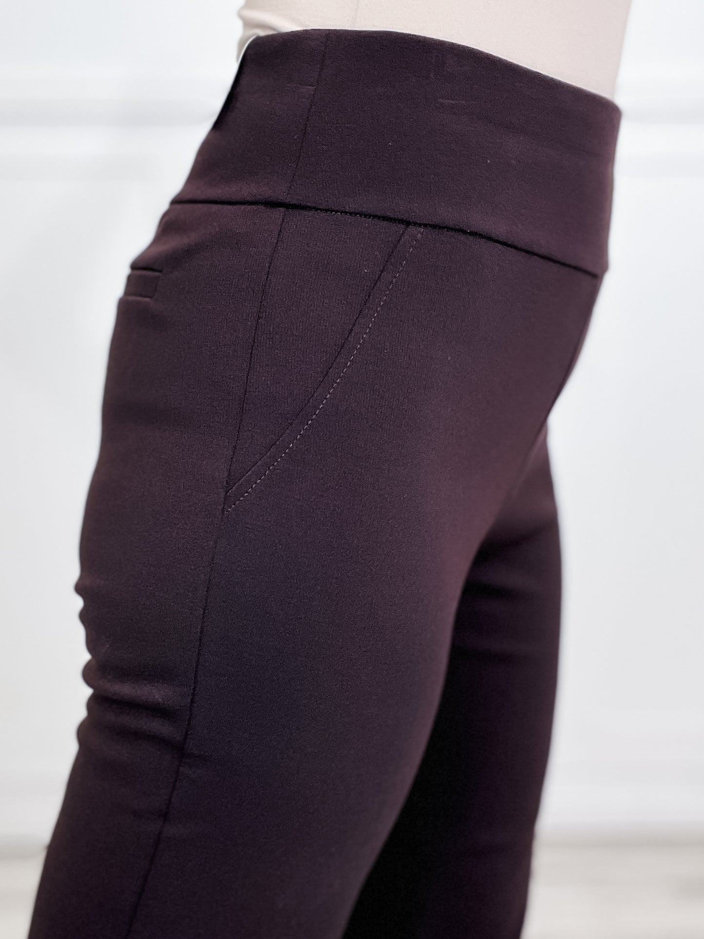 Magic Slim Straight Pants in Chocolate