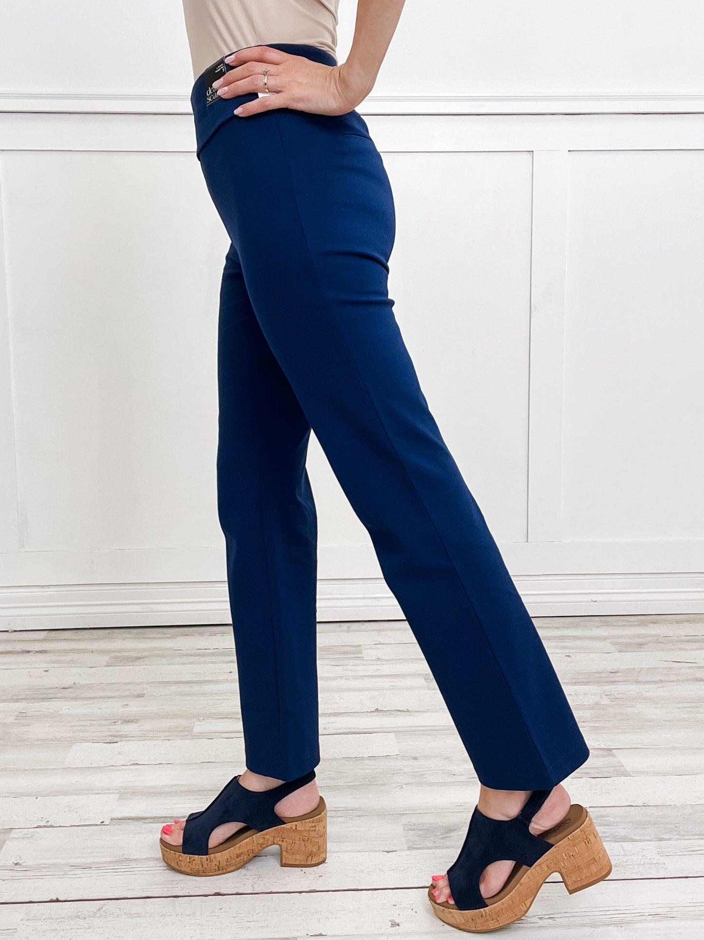 Magic Slim Straight Pants in NAVY