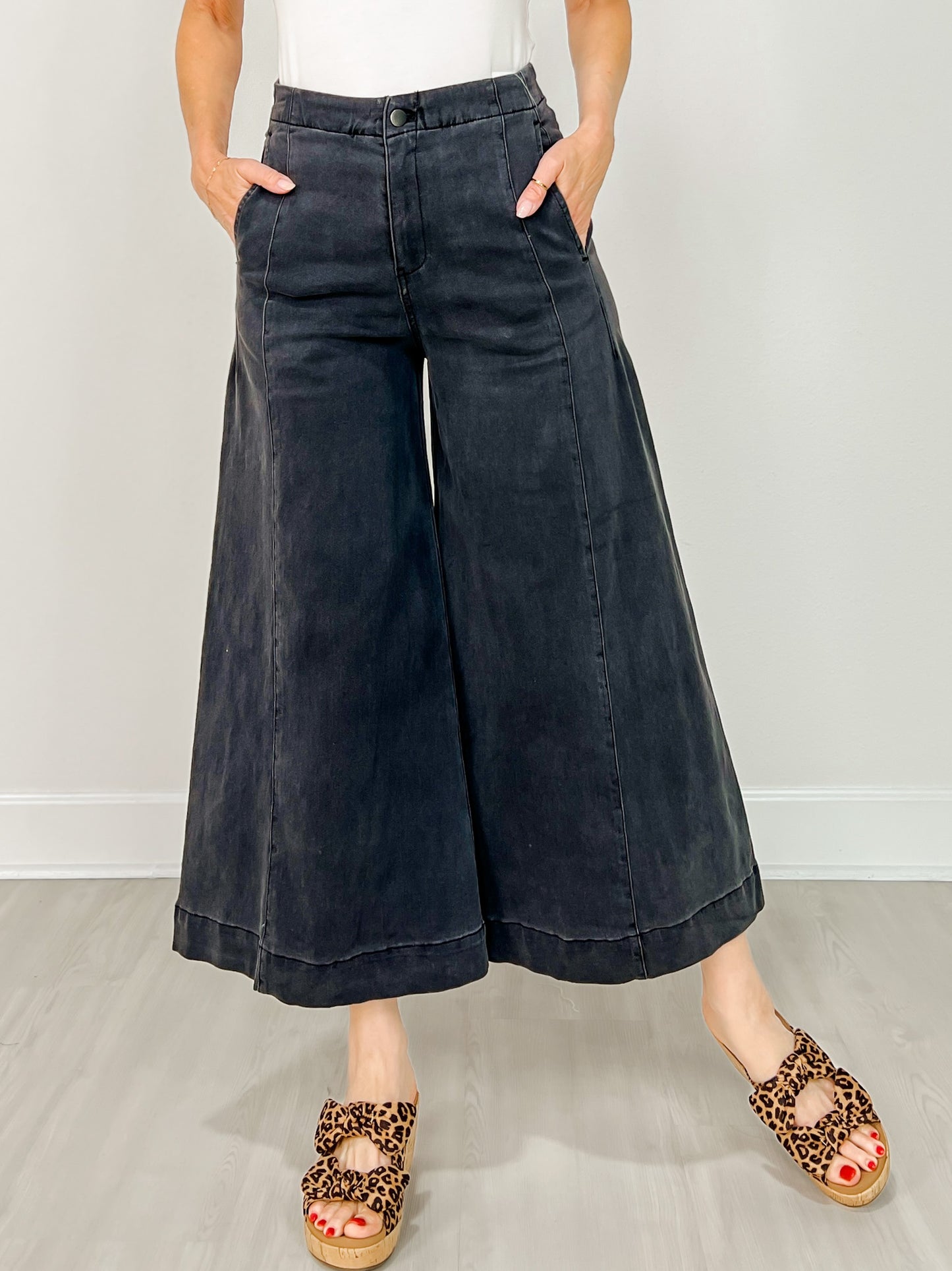 Black Wide Leg Cropped Pants