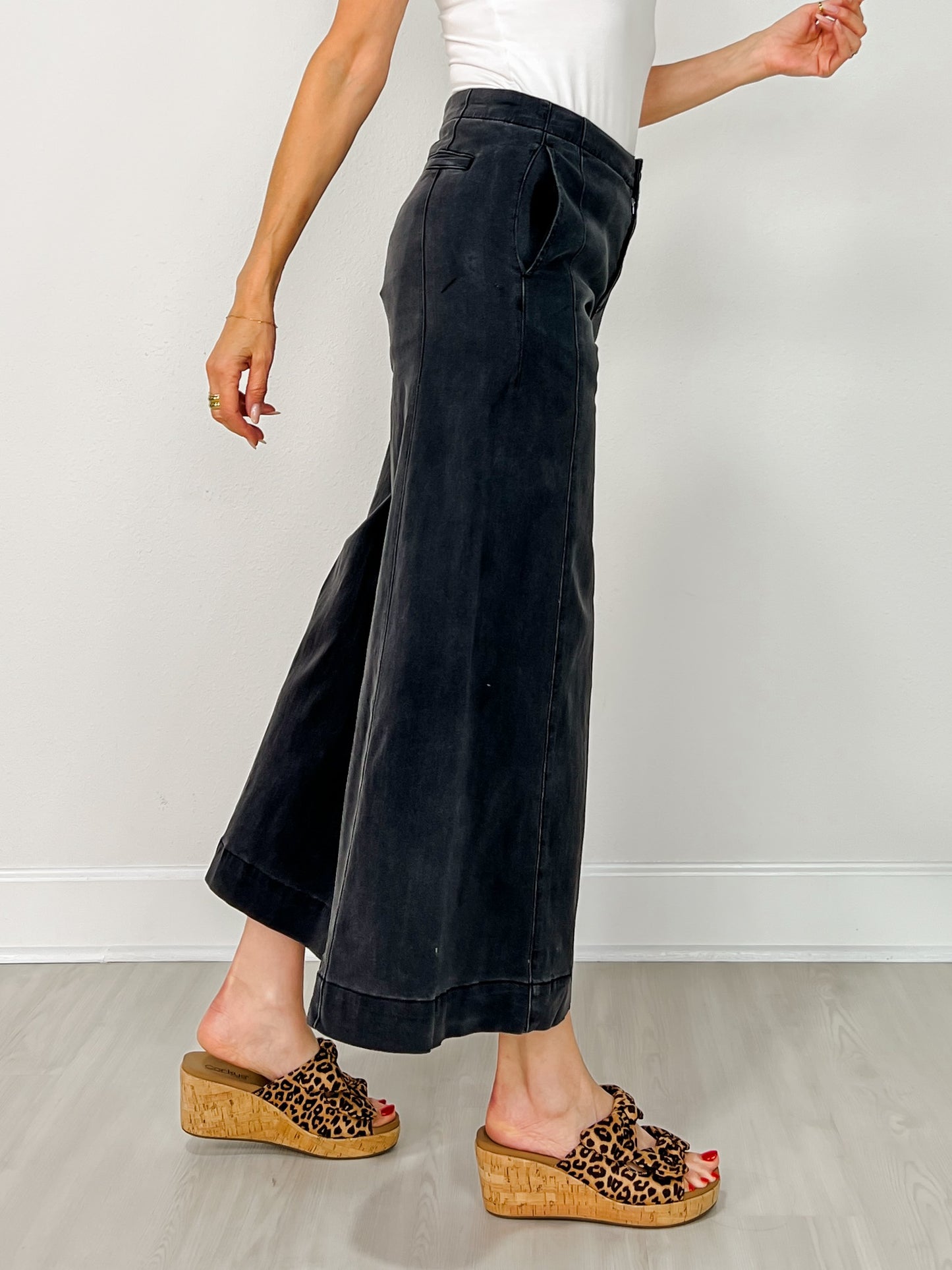 Black Wide Leg Cropped Pants