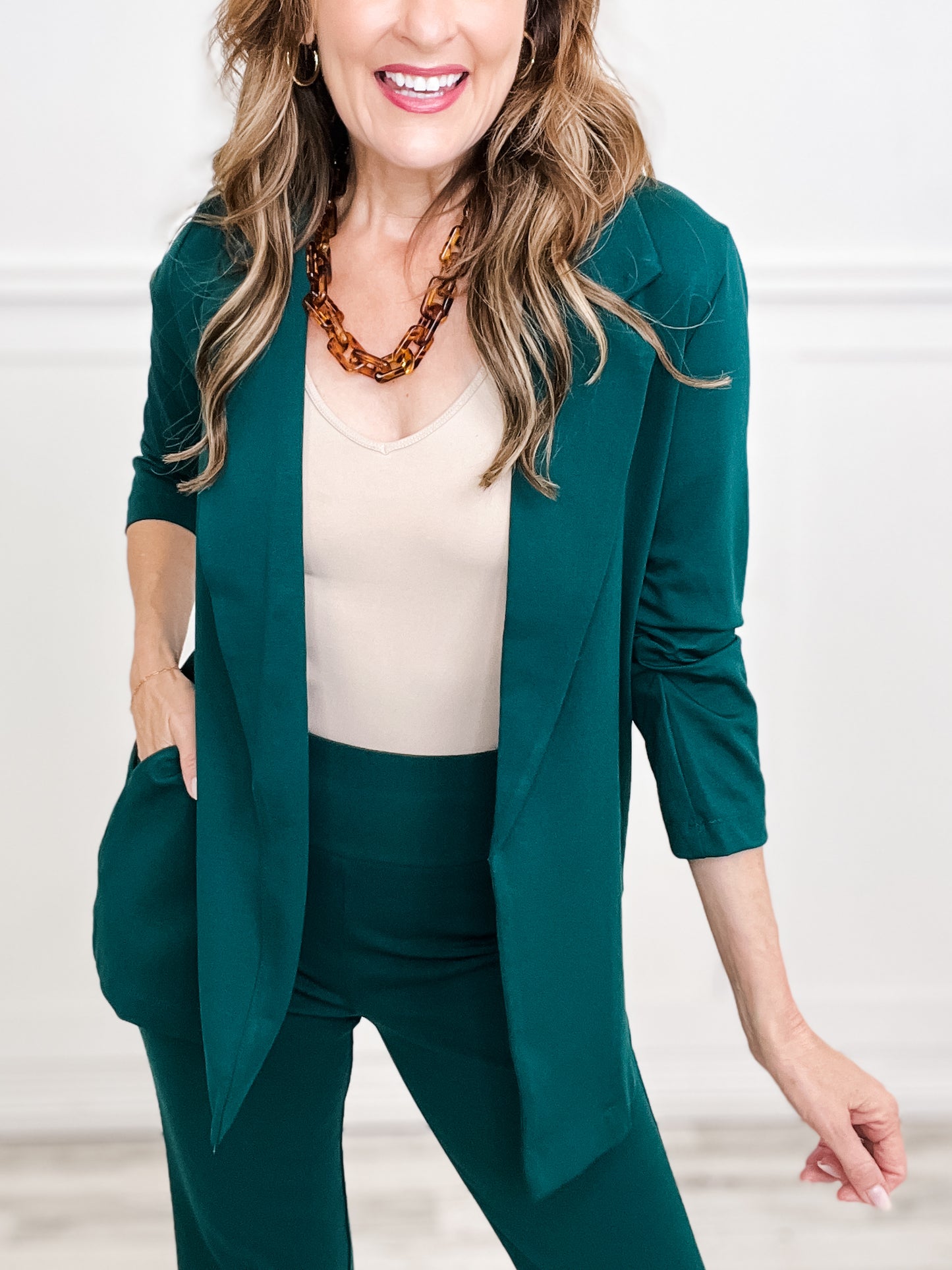 Magic 3/4 Length Ruching Sleeve Blazer in Hunter Green