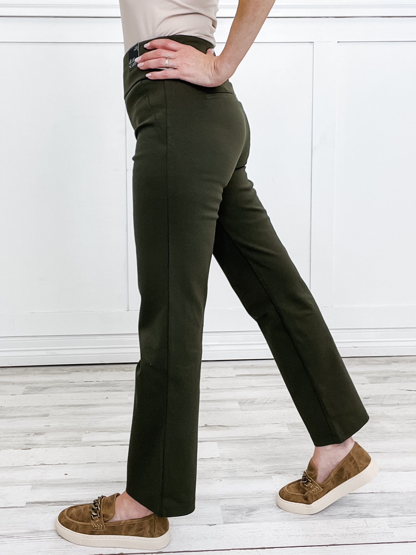 Magic Slim Straight Pants in OLIVE