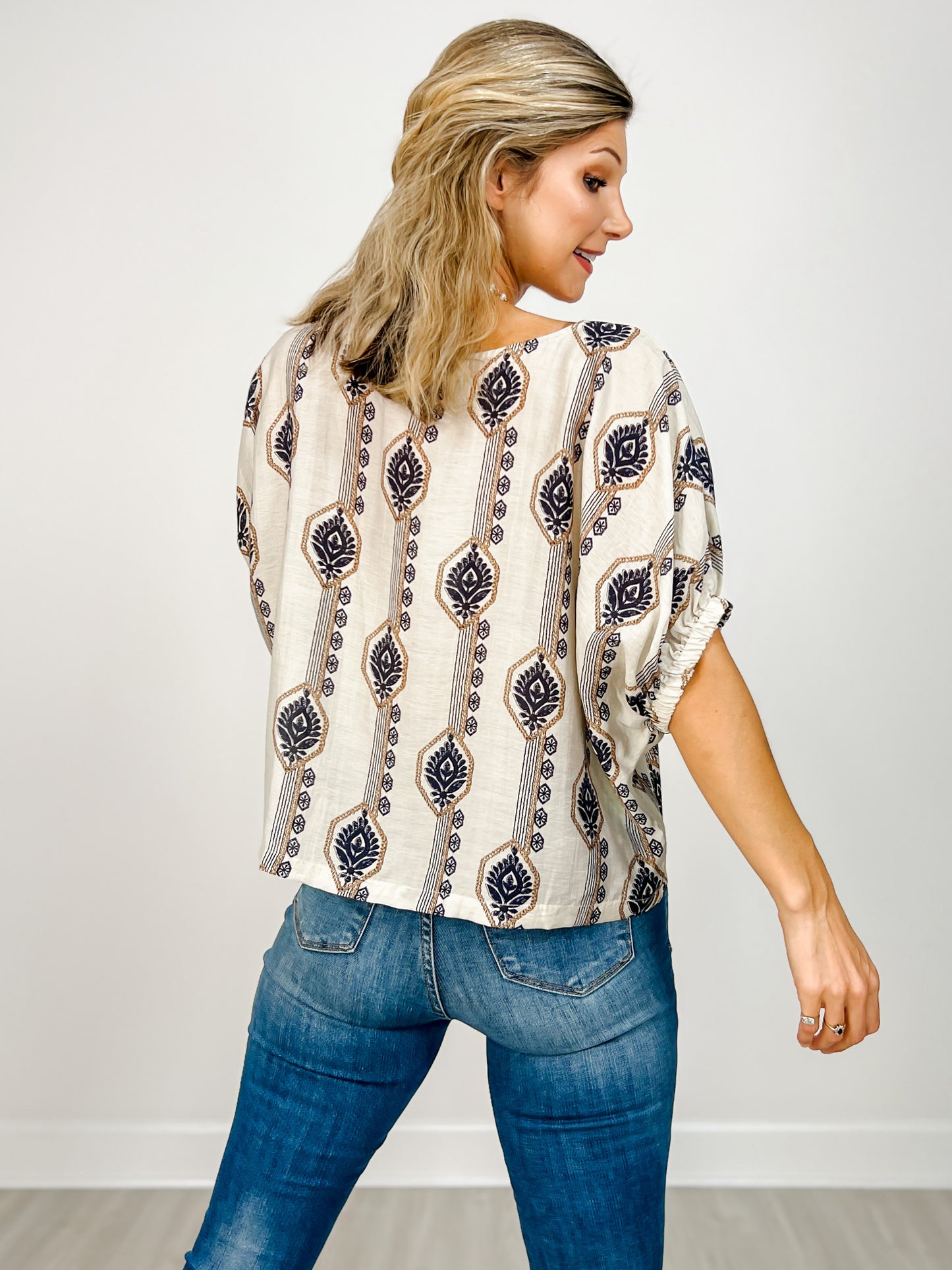Geometric Floral Printed Elastic Cuff Top